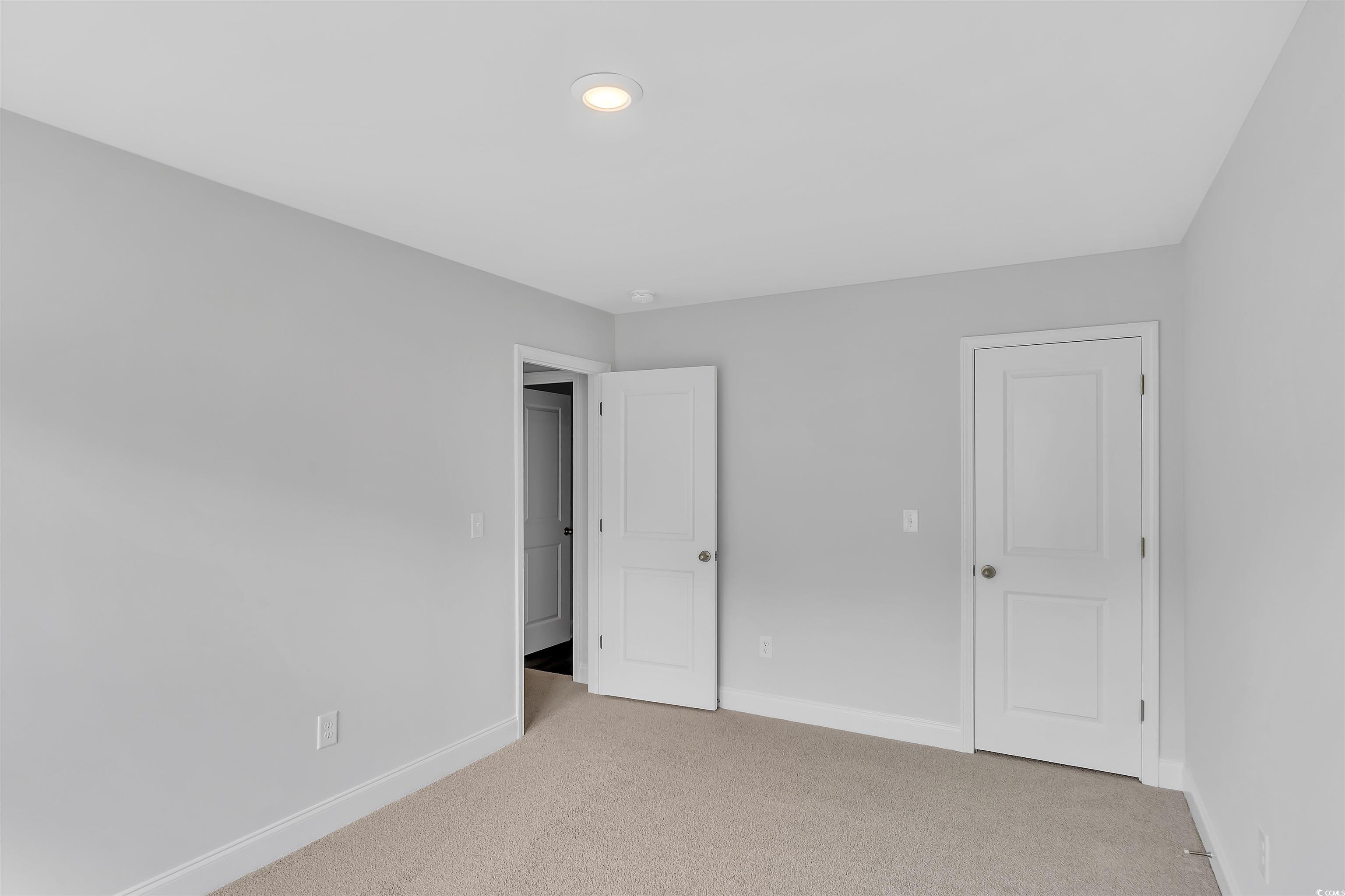 293 Sandridgebury Dr. Property Photo 15