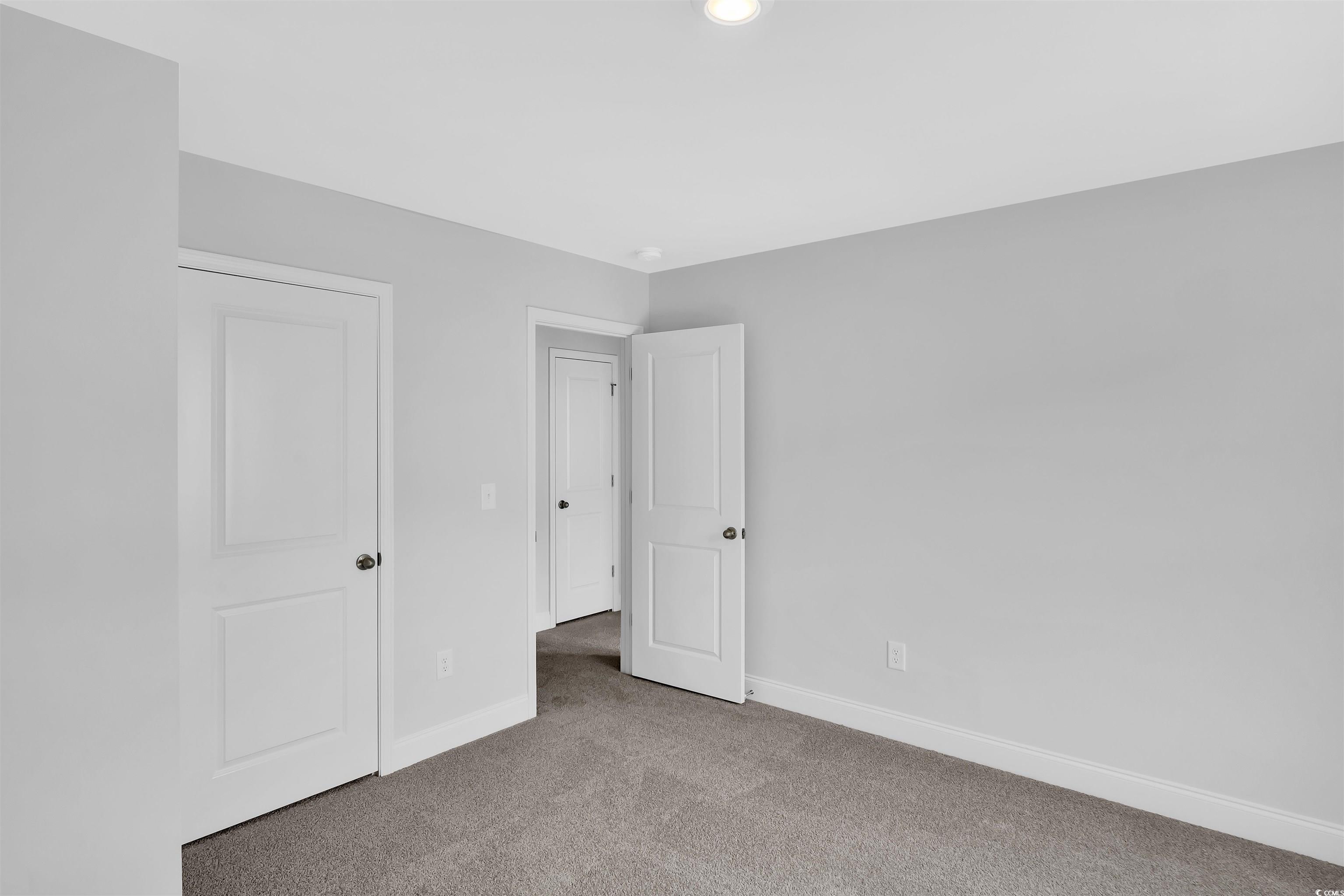 293 Sandridgebury Dr. Property Photo 17