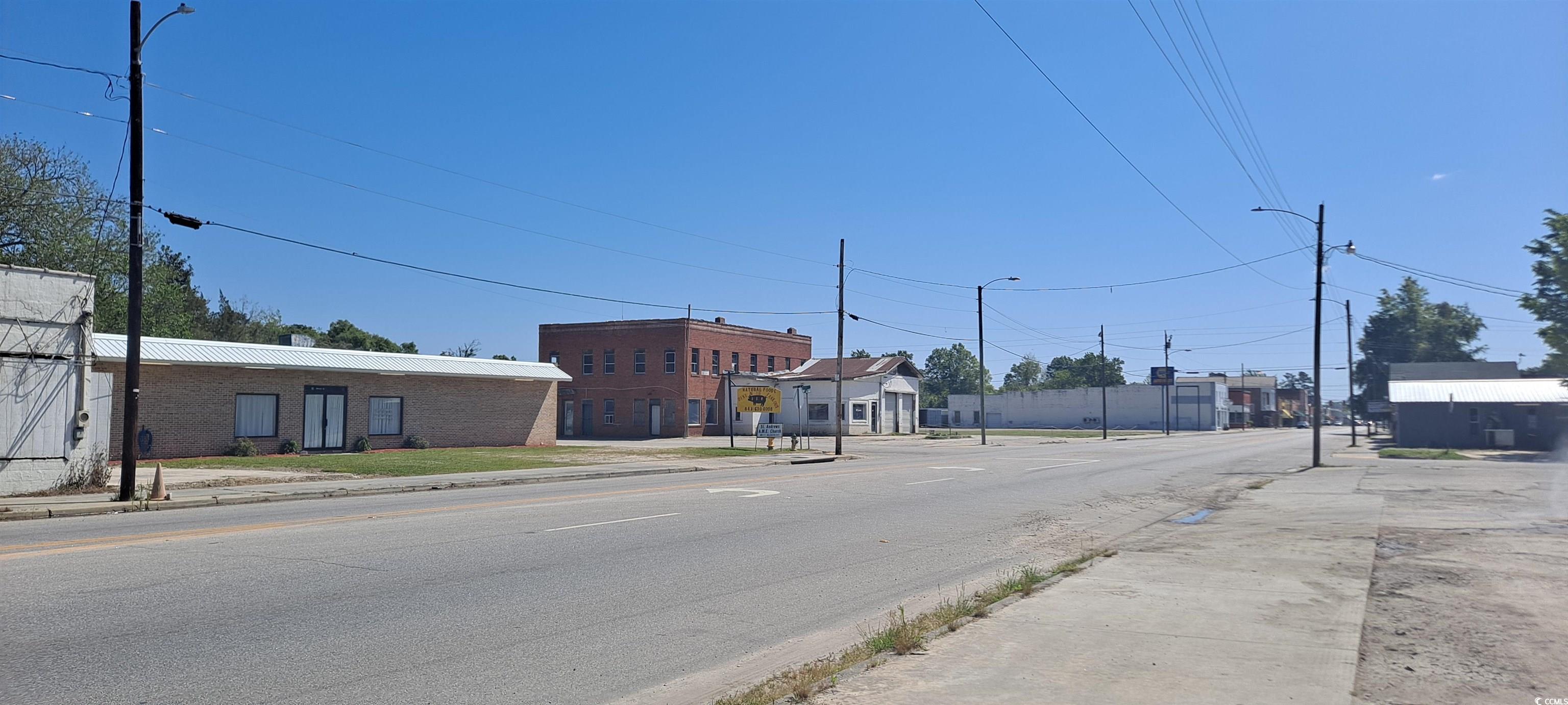 208 W Main St. Property Photo 3