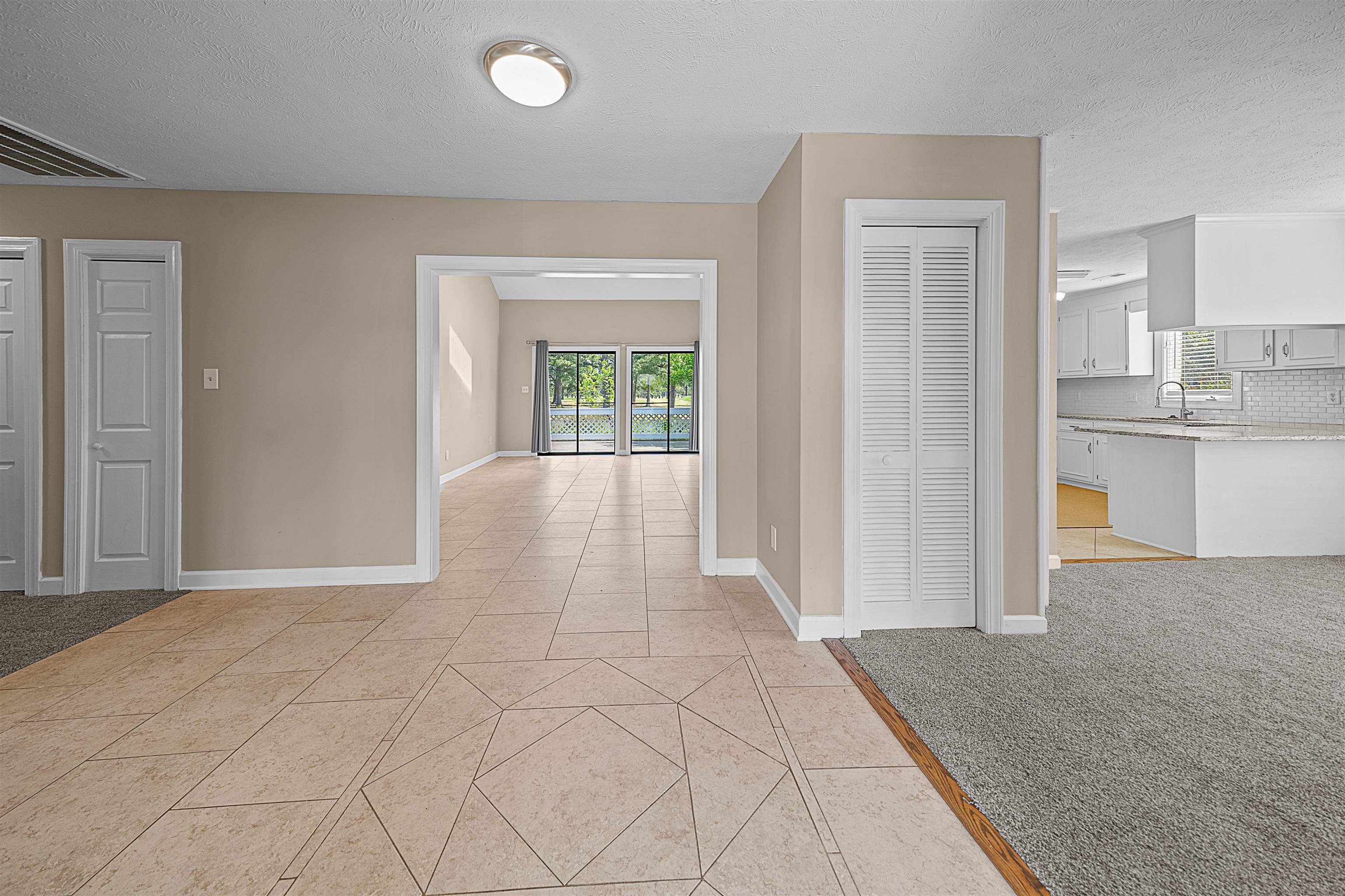 3814 Palmetto Dr. Property Photo 3