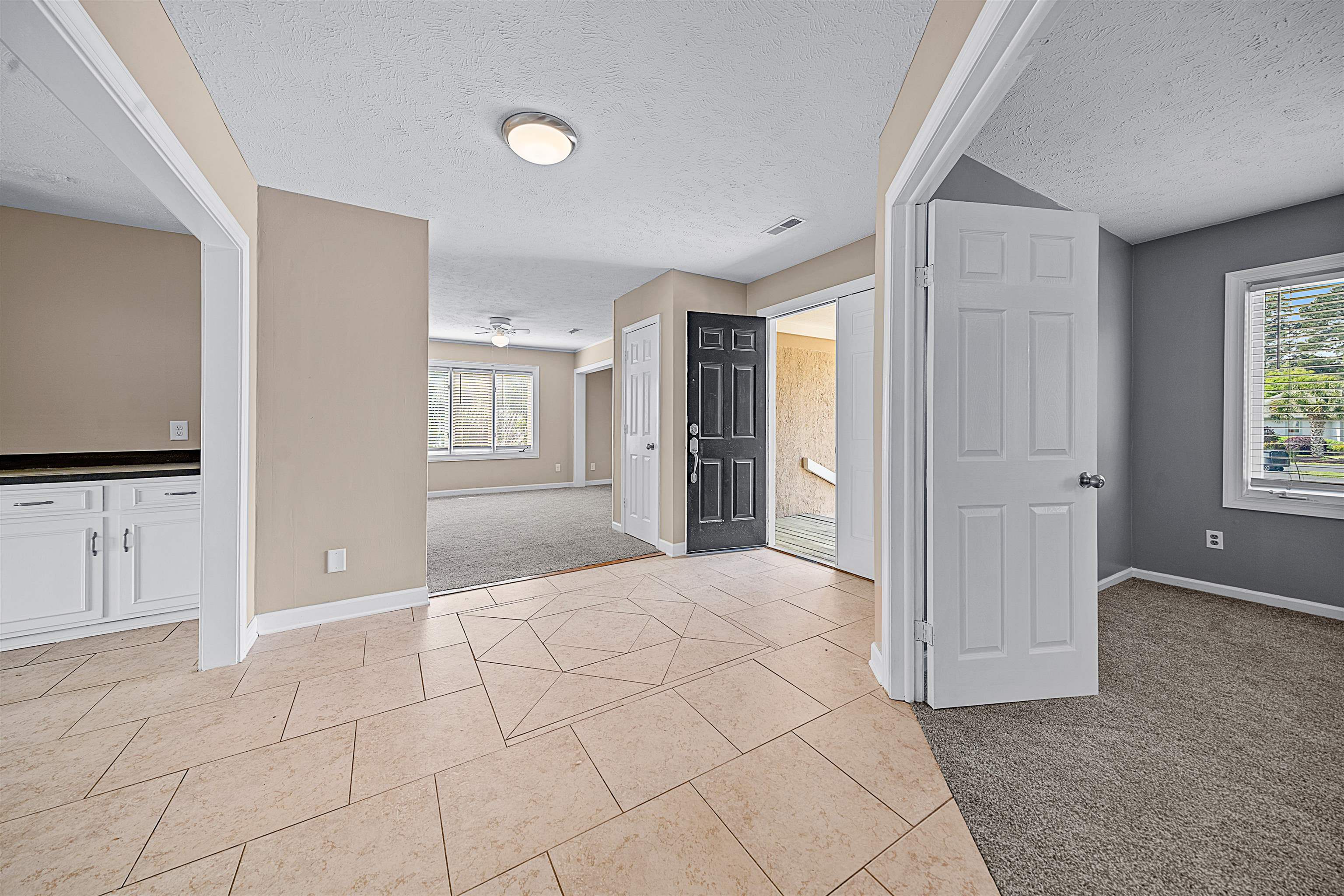 3814 Palmetto Dr. Property Photo 5