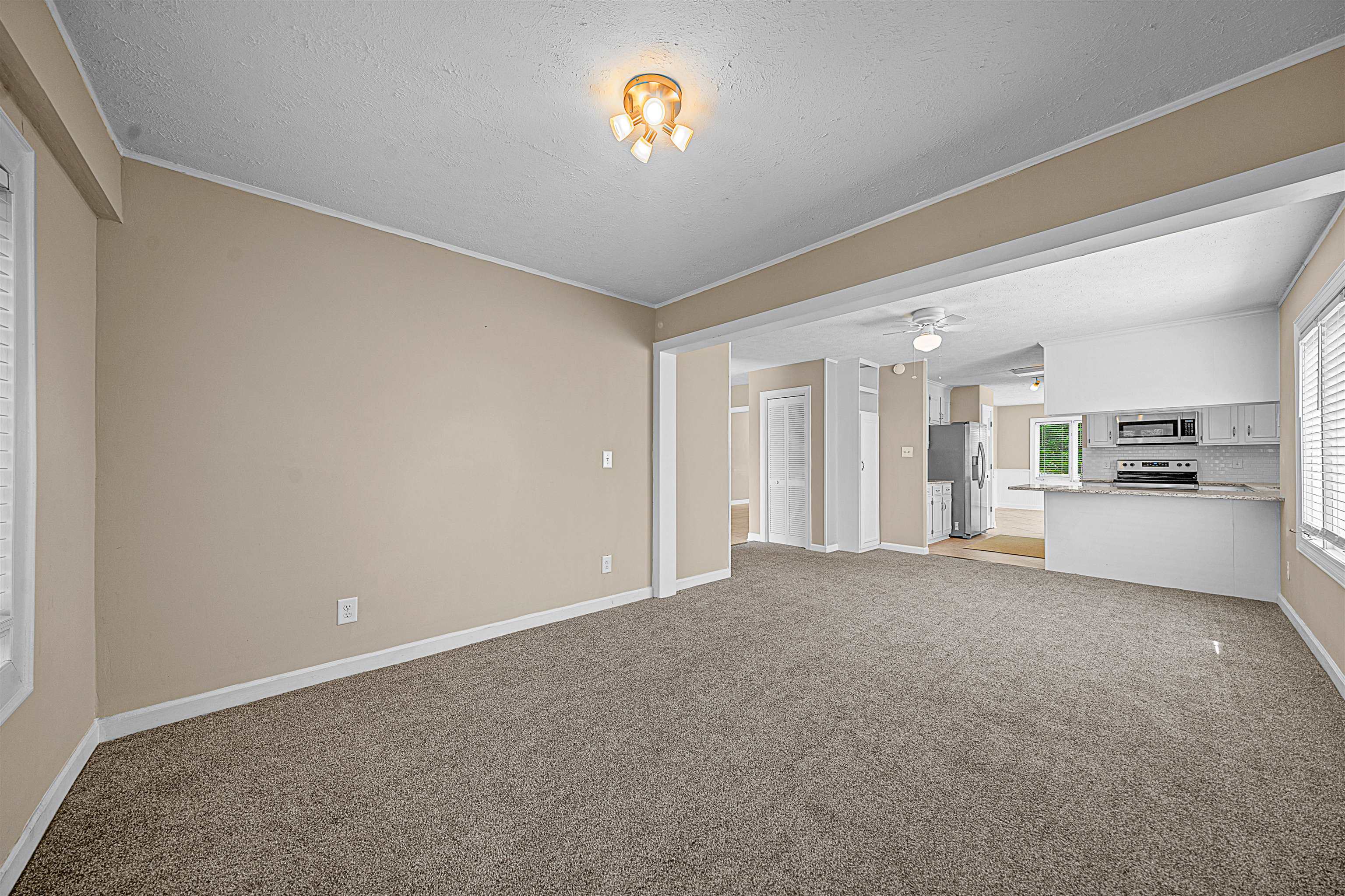 3814 Palmetto Dr. Property Photo 8
