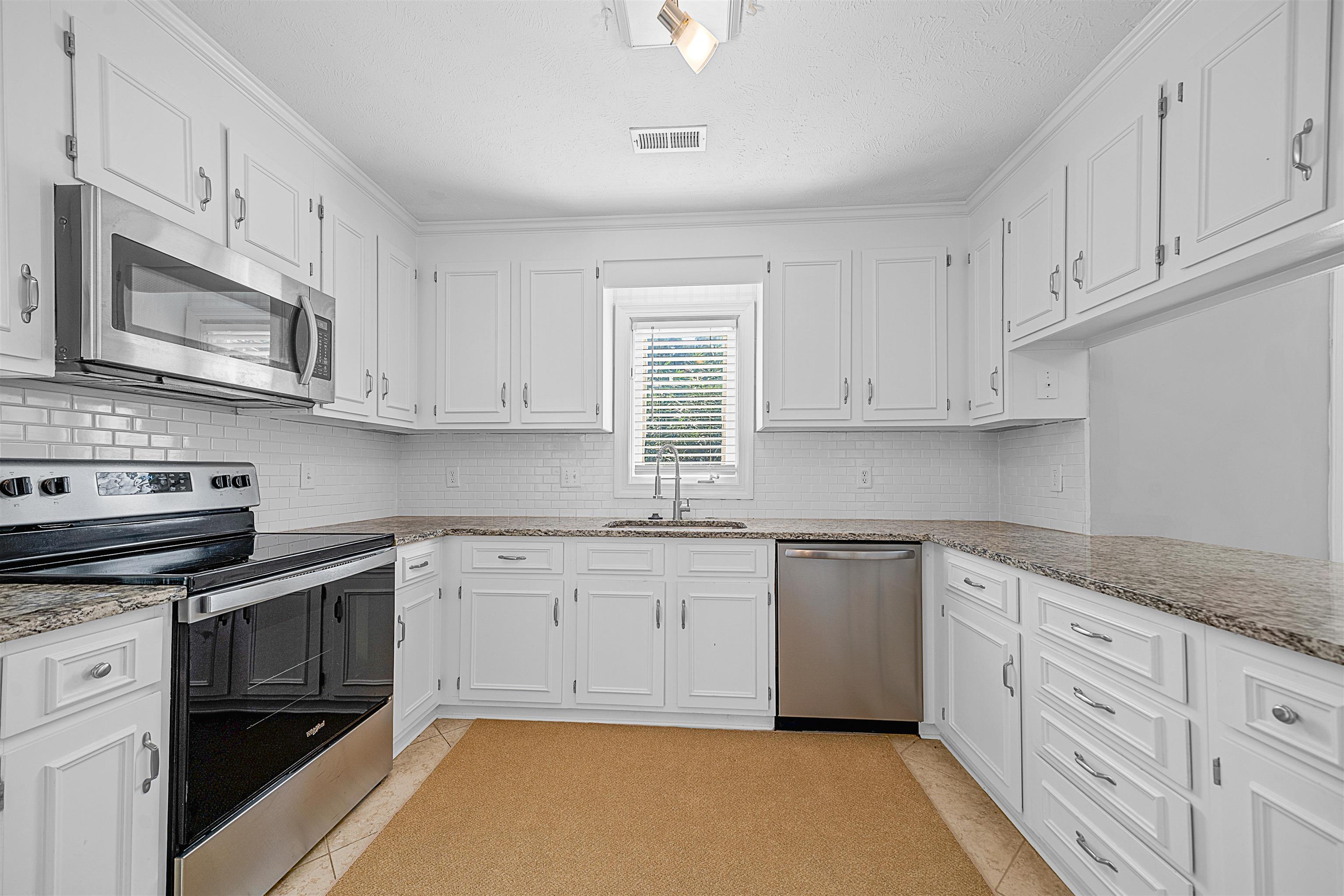 3814 Palmetto Dr. Property Photo 11