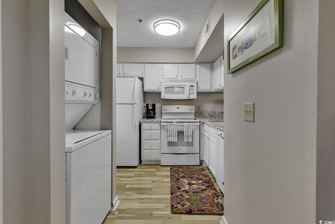 4601 Greenbriar Dr. Property Photo 4
