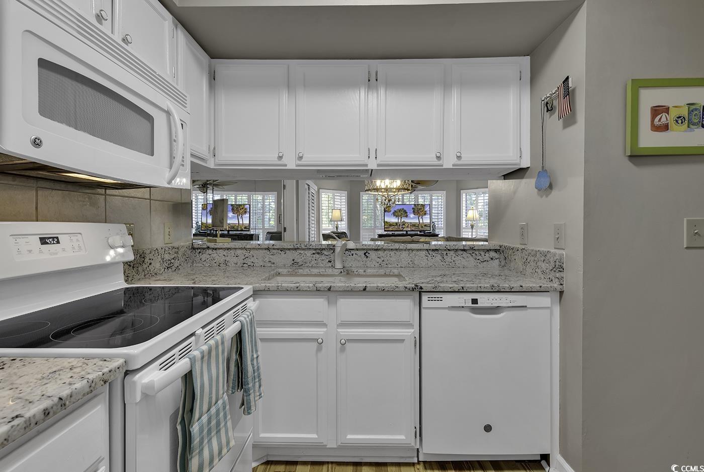 4601 Greenbriar Dr. Property Photo 7