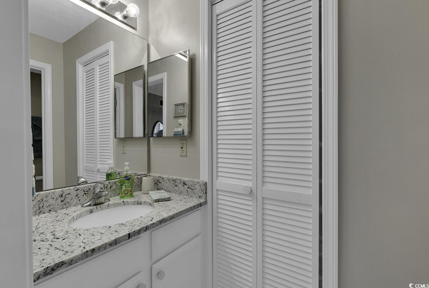 4601 Greenbriar Dr. Property Photo 27