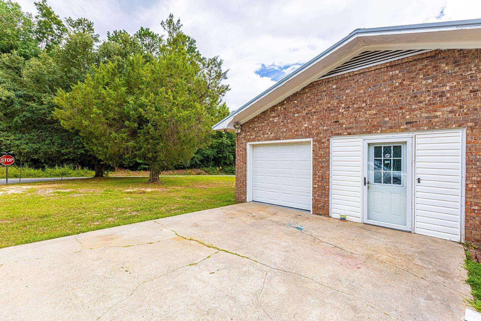 705 White Oak Dr. Property Photo 4