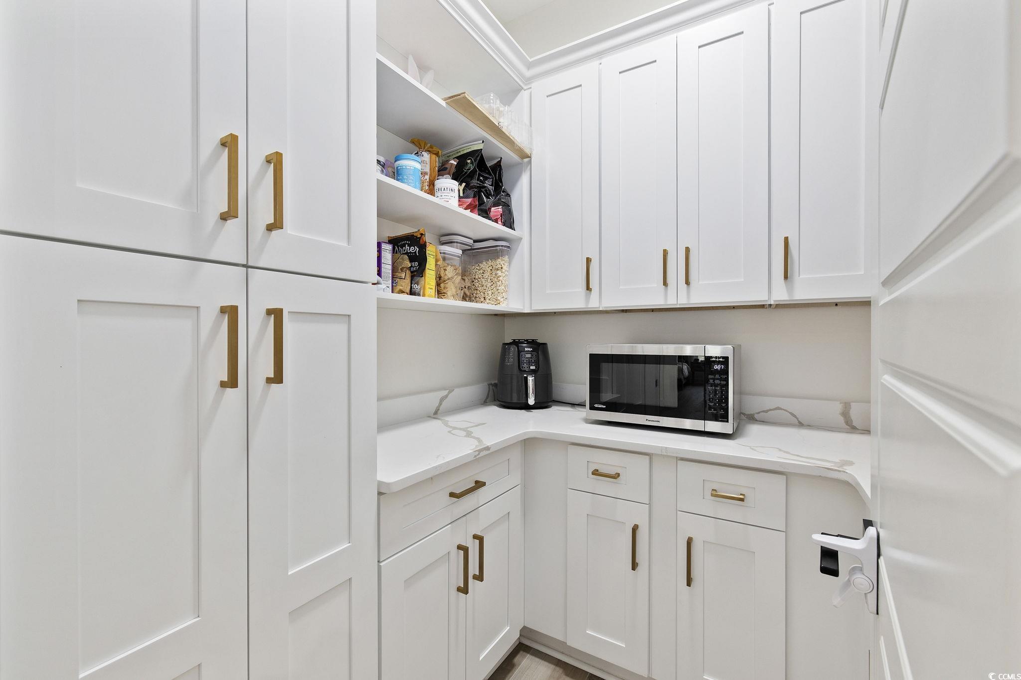 2192 Eastwoods Dr. Property Photo 14