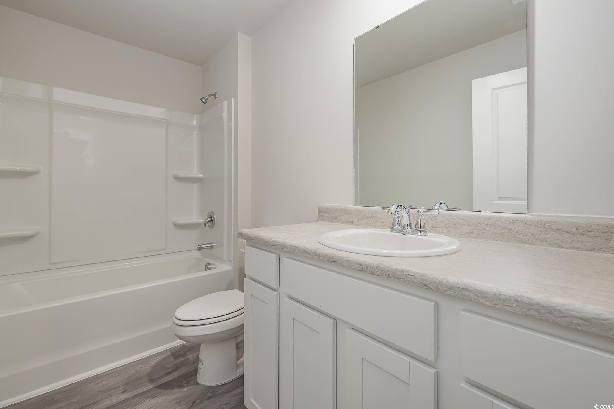 3870 Lady Bug Dr. Property Photo 5