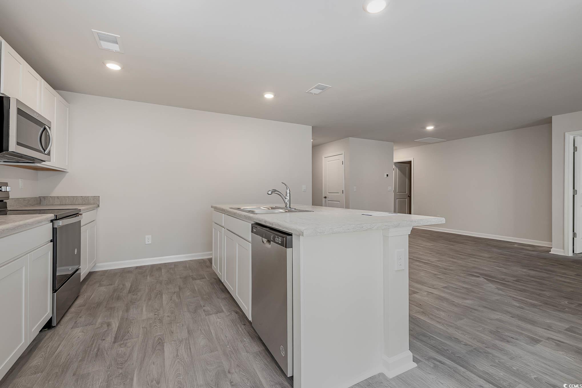 3870 Lady Bug Dr. Property Photo 14