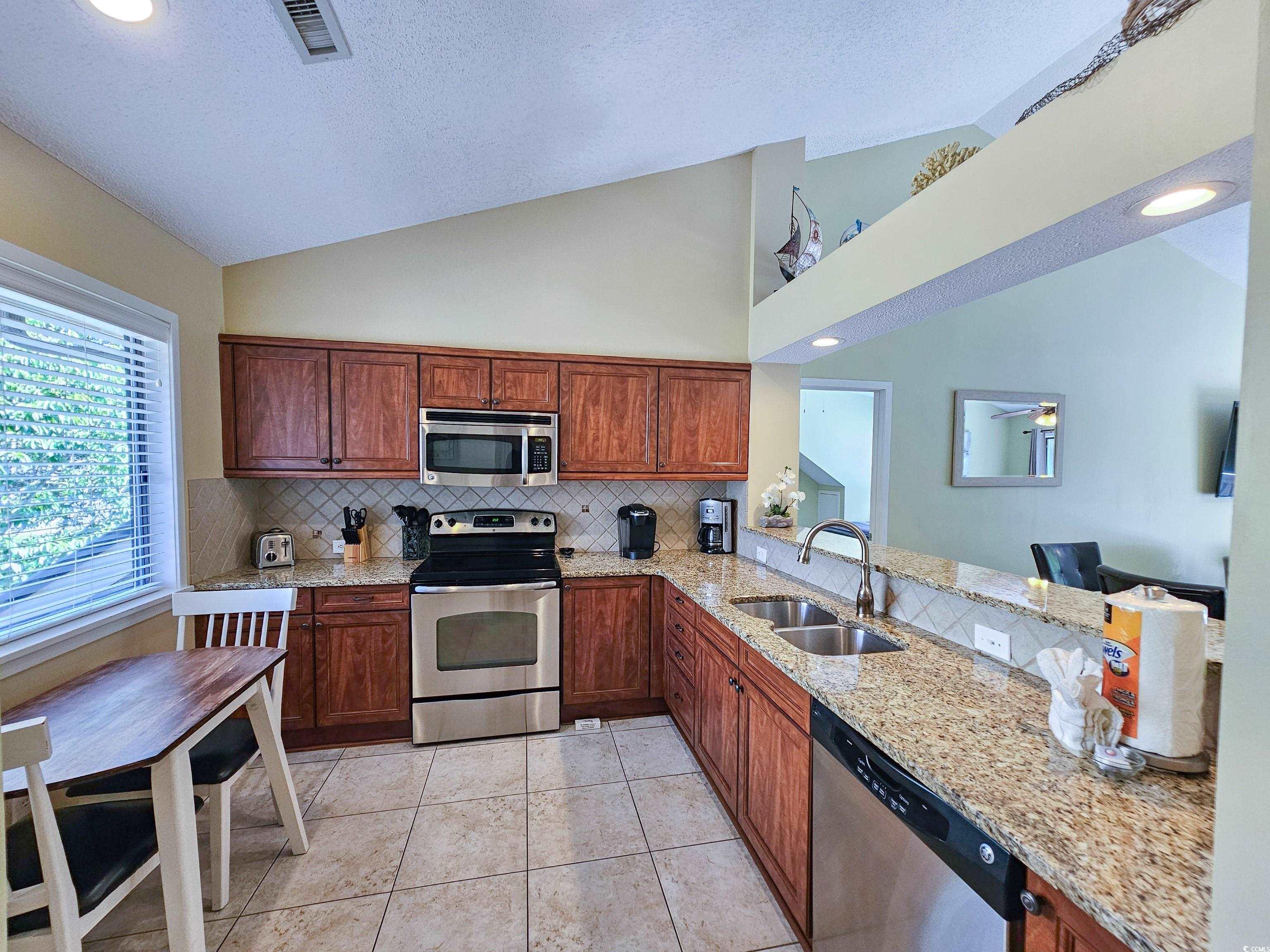 122 Hartland Dr. Property Photo 10