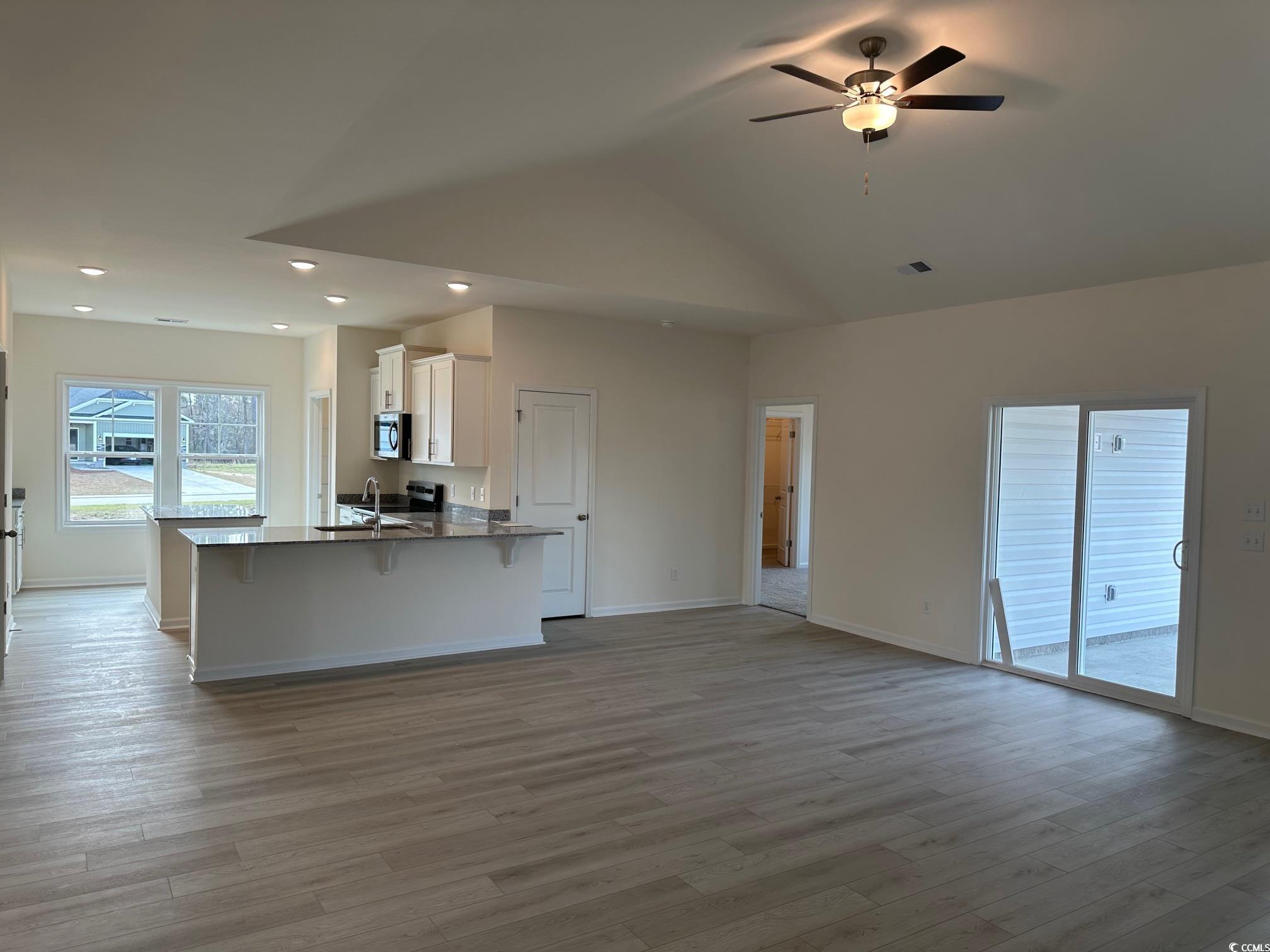 537 Honeyhill Loop Property Photo 4