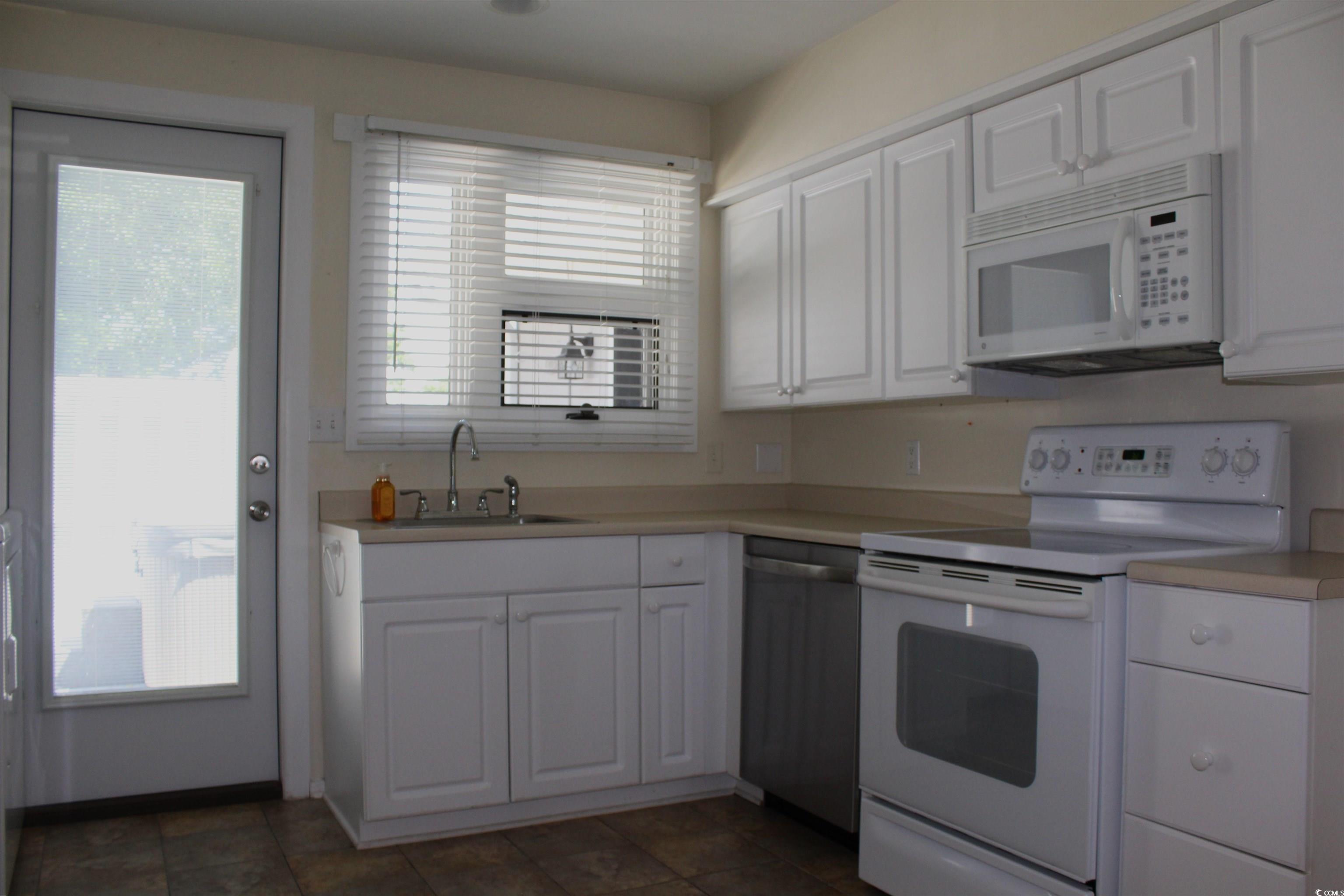 530 Swallow Ave. Property Photo 10