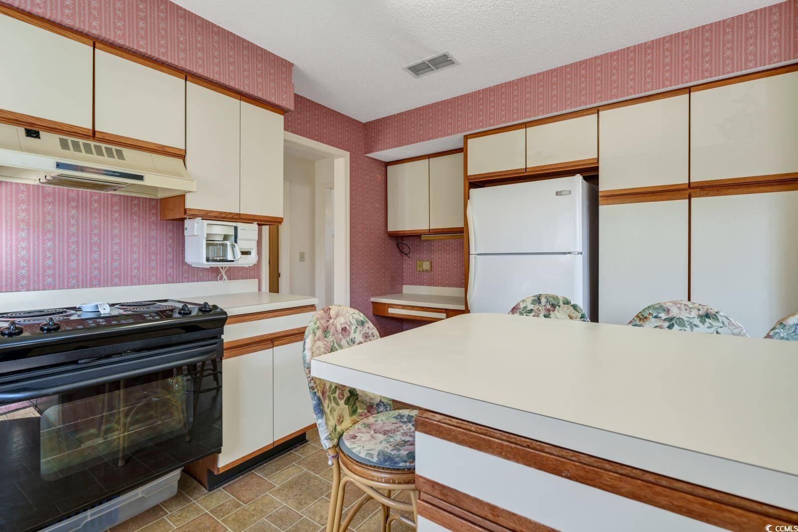 213 Birkdale Ln. Property Photo 6