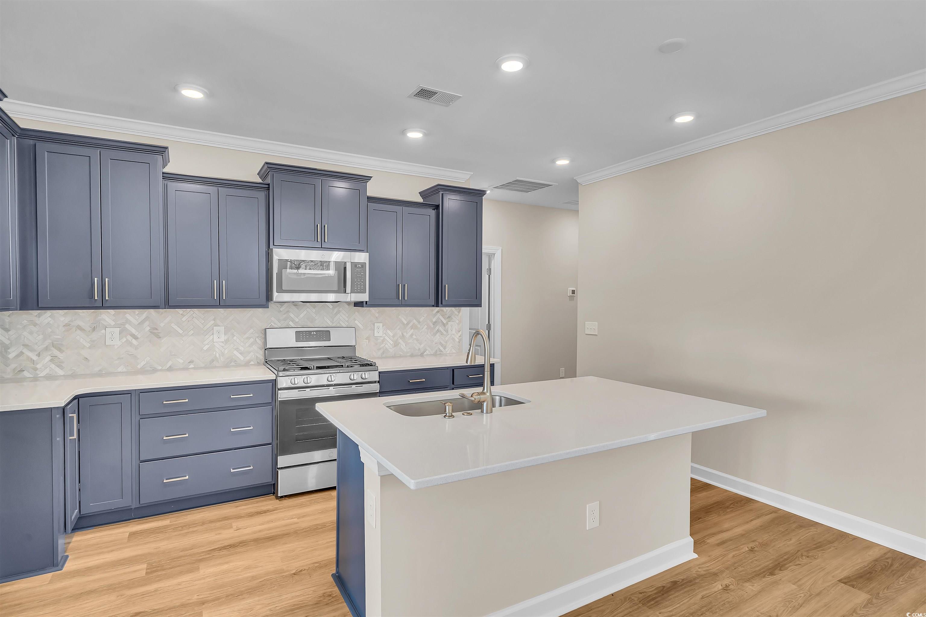 626 Castle Ct. Property Photo 6