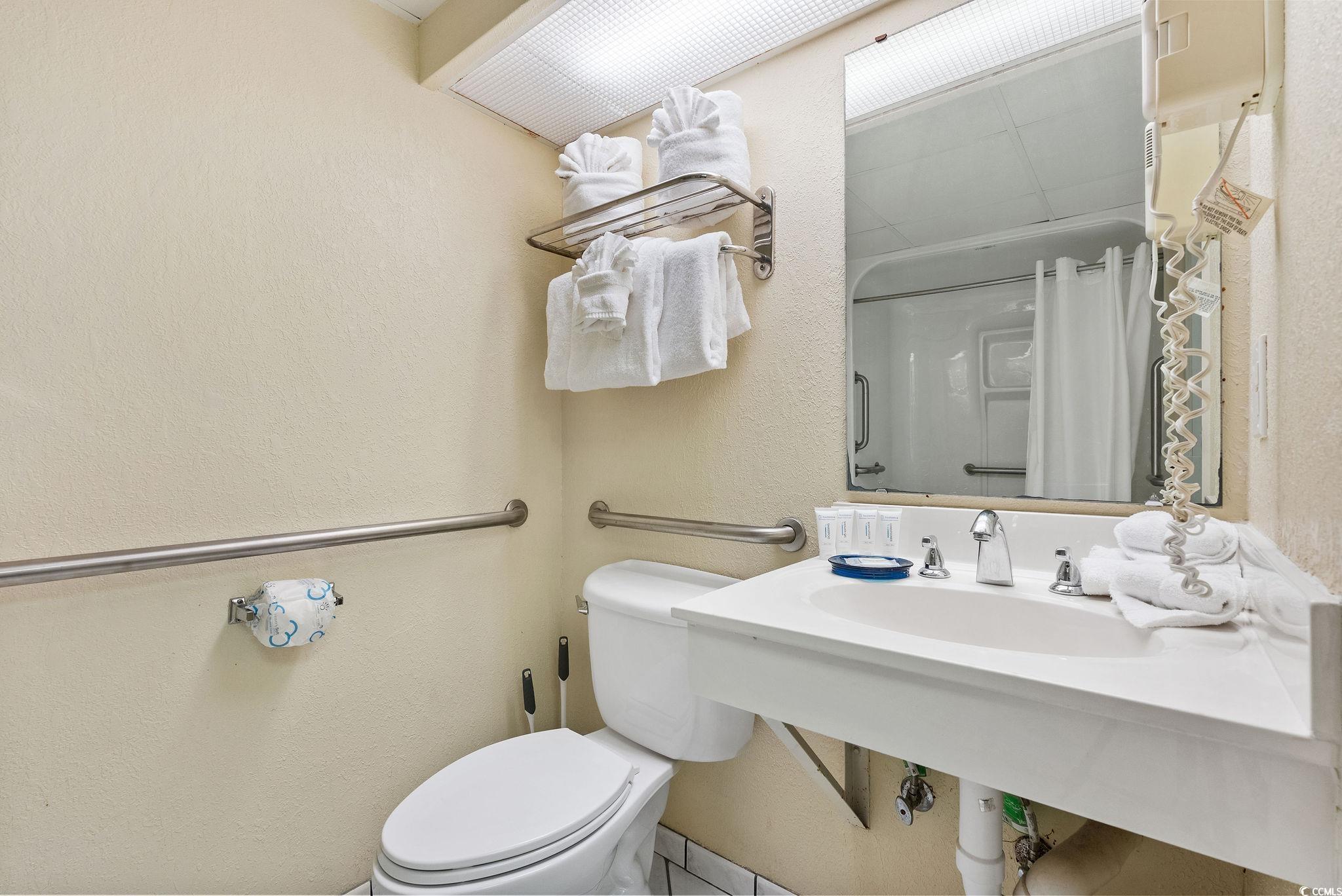 2300 N Ocean Blvd. Property Photo 8