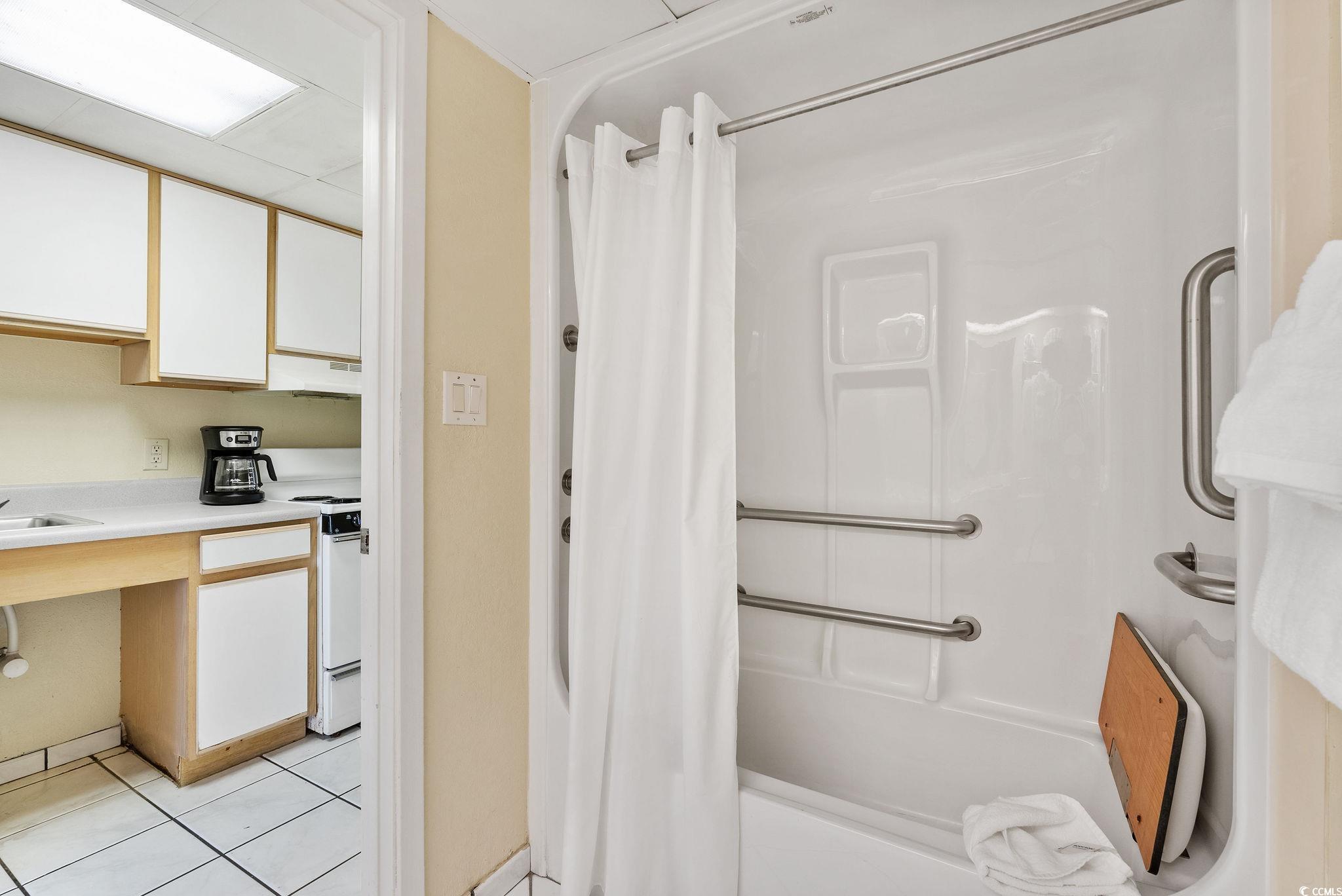 2300 N Ocean Blvd. Property Photo 9