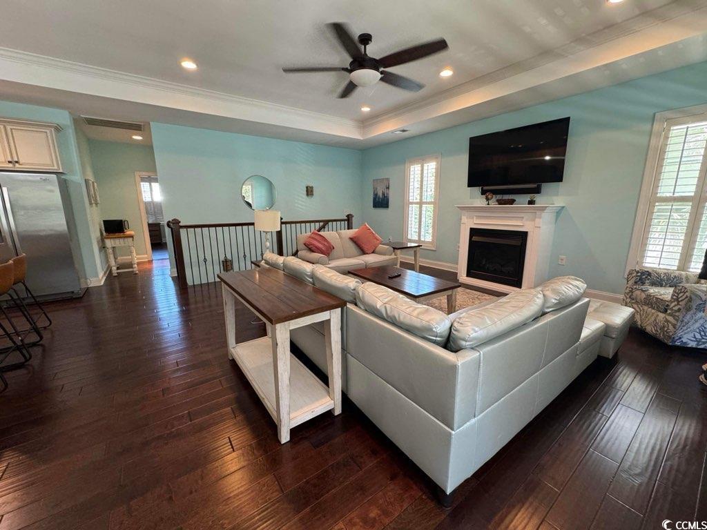 590 Collins Ave. Property Photo 5