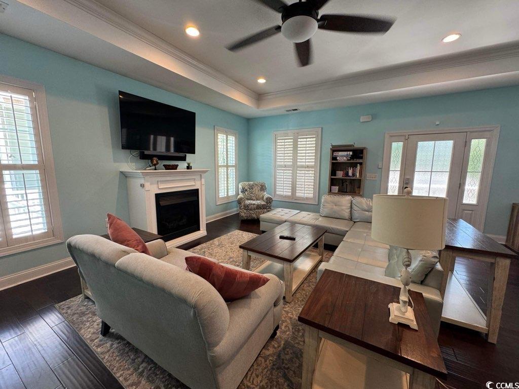 590 Collins Ave. Property Photo 6