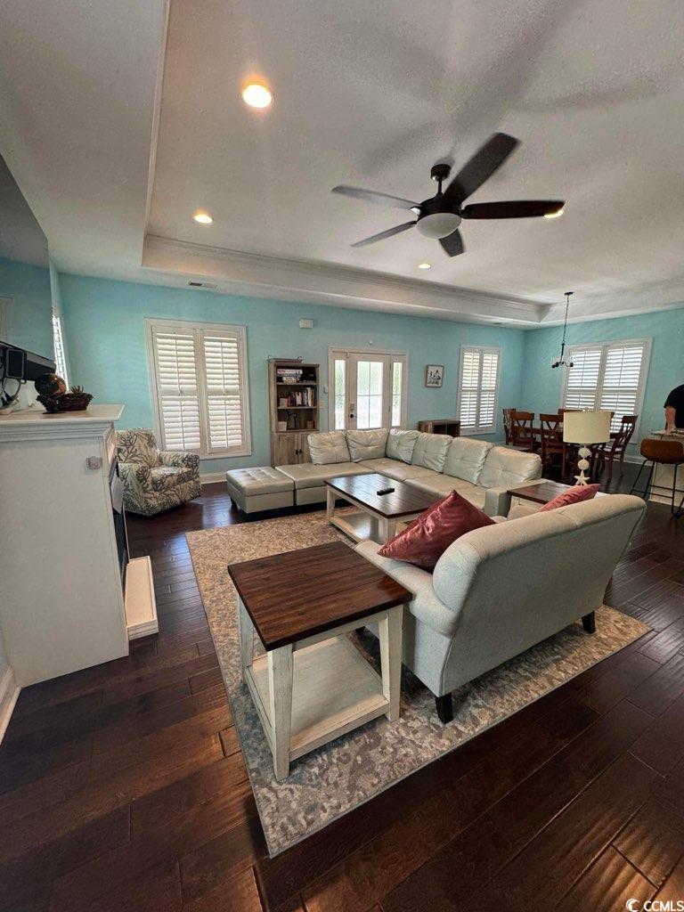 590 Collins Ave. Property Photo 8