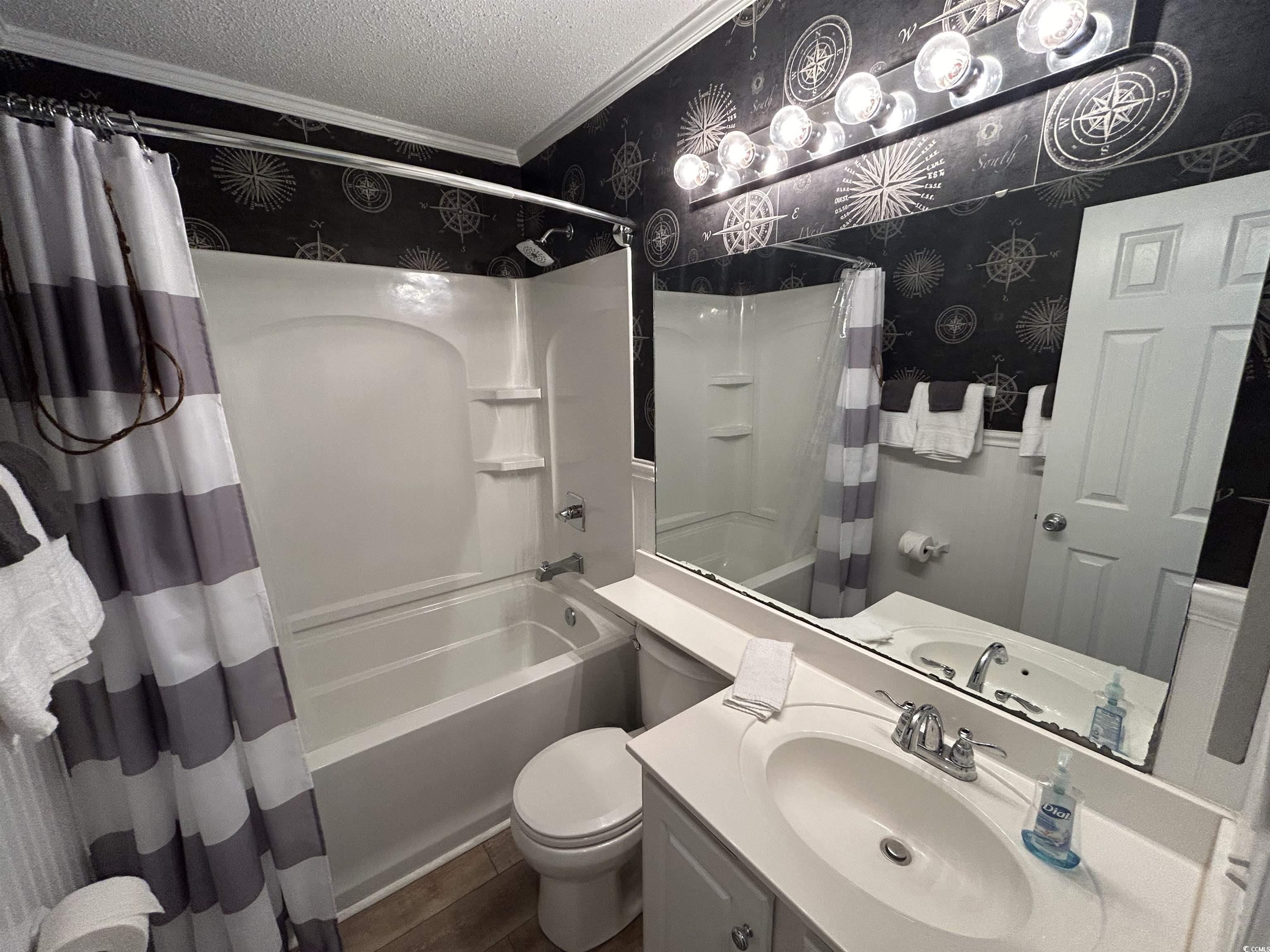 9540 Shore Dr. Property Photo 15