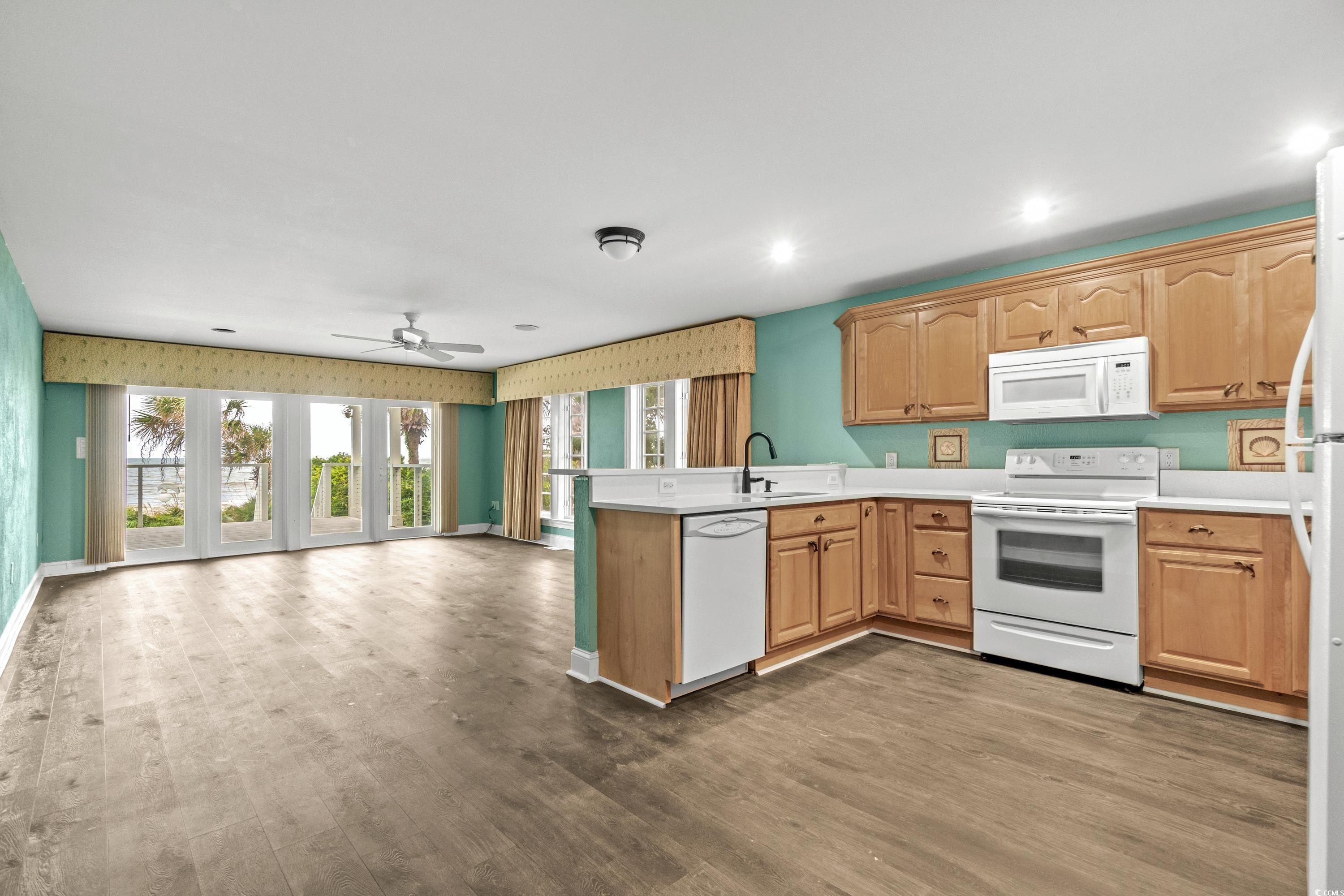 8000 Beach Dr. Property Photo 34