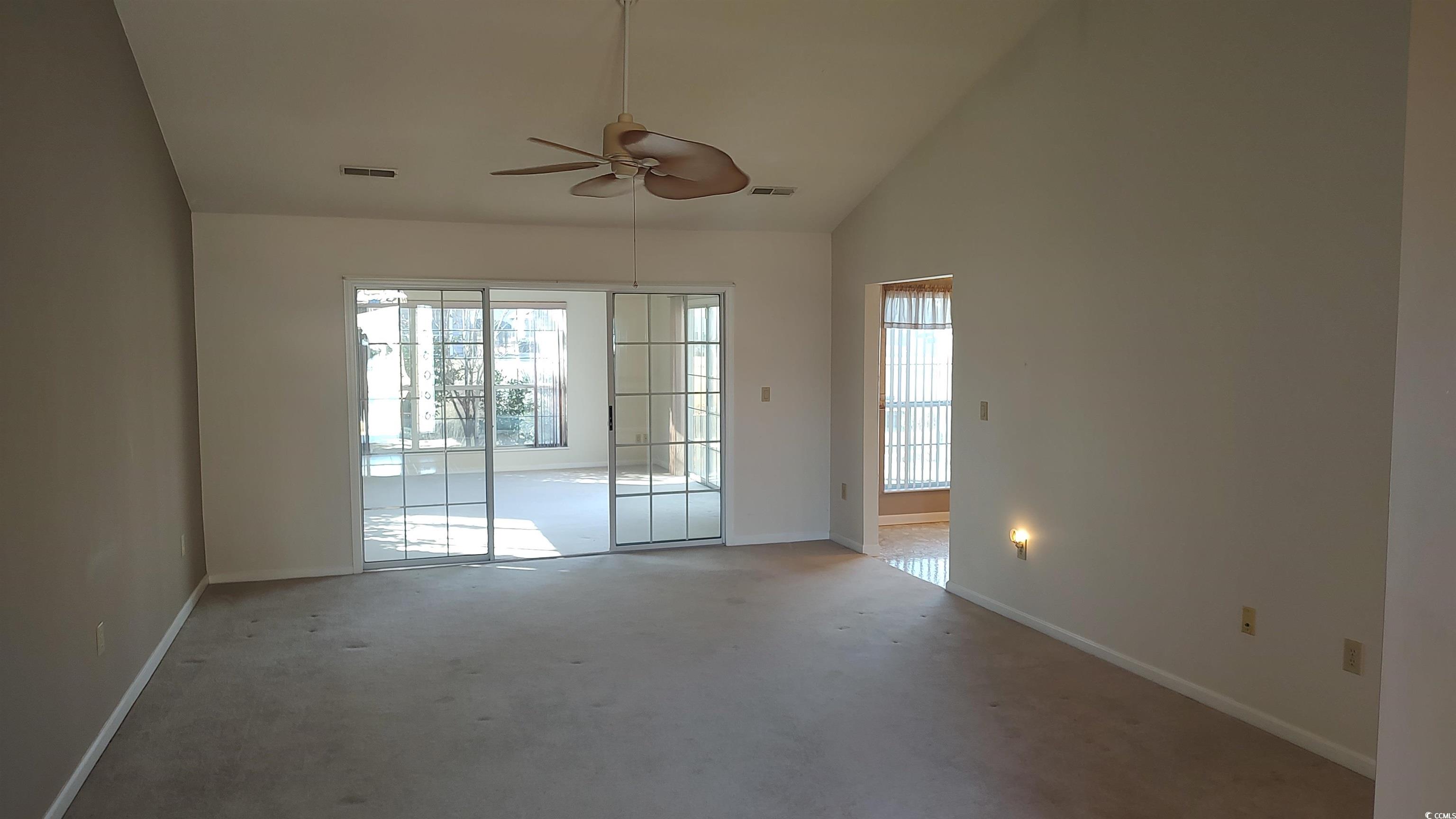 1573 Southwood Dr. Property Photo 4