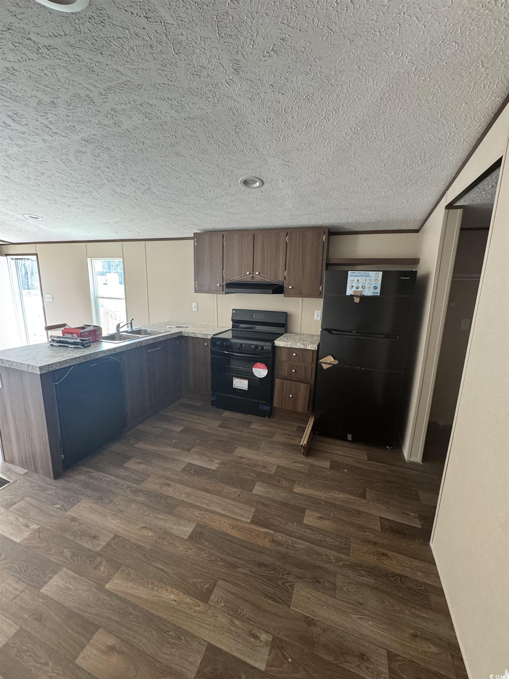 2500 Newton Rd. Property Photo 6