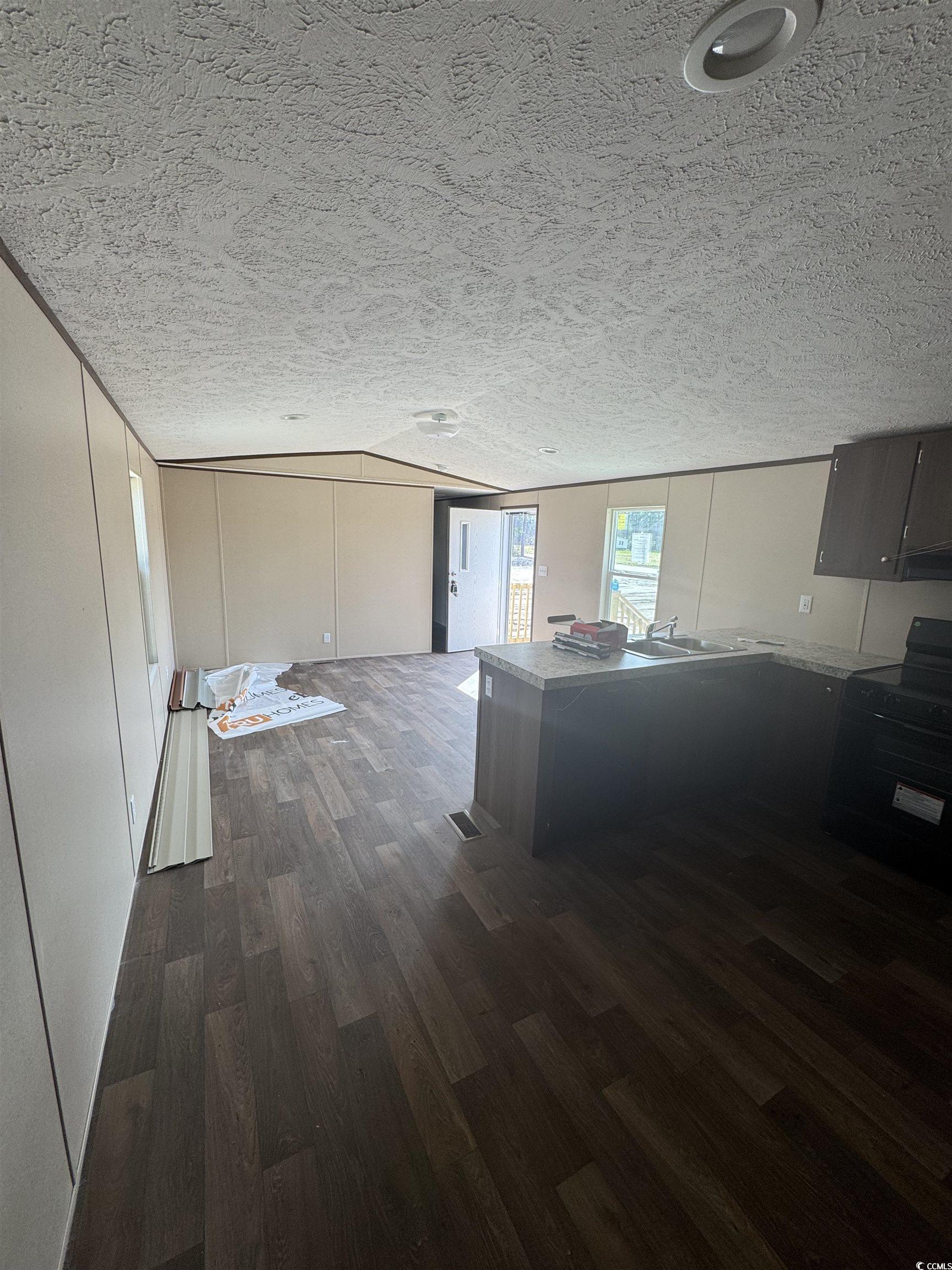 2500 Newton Rd. Property Photo 7