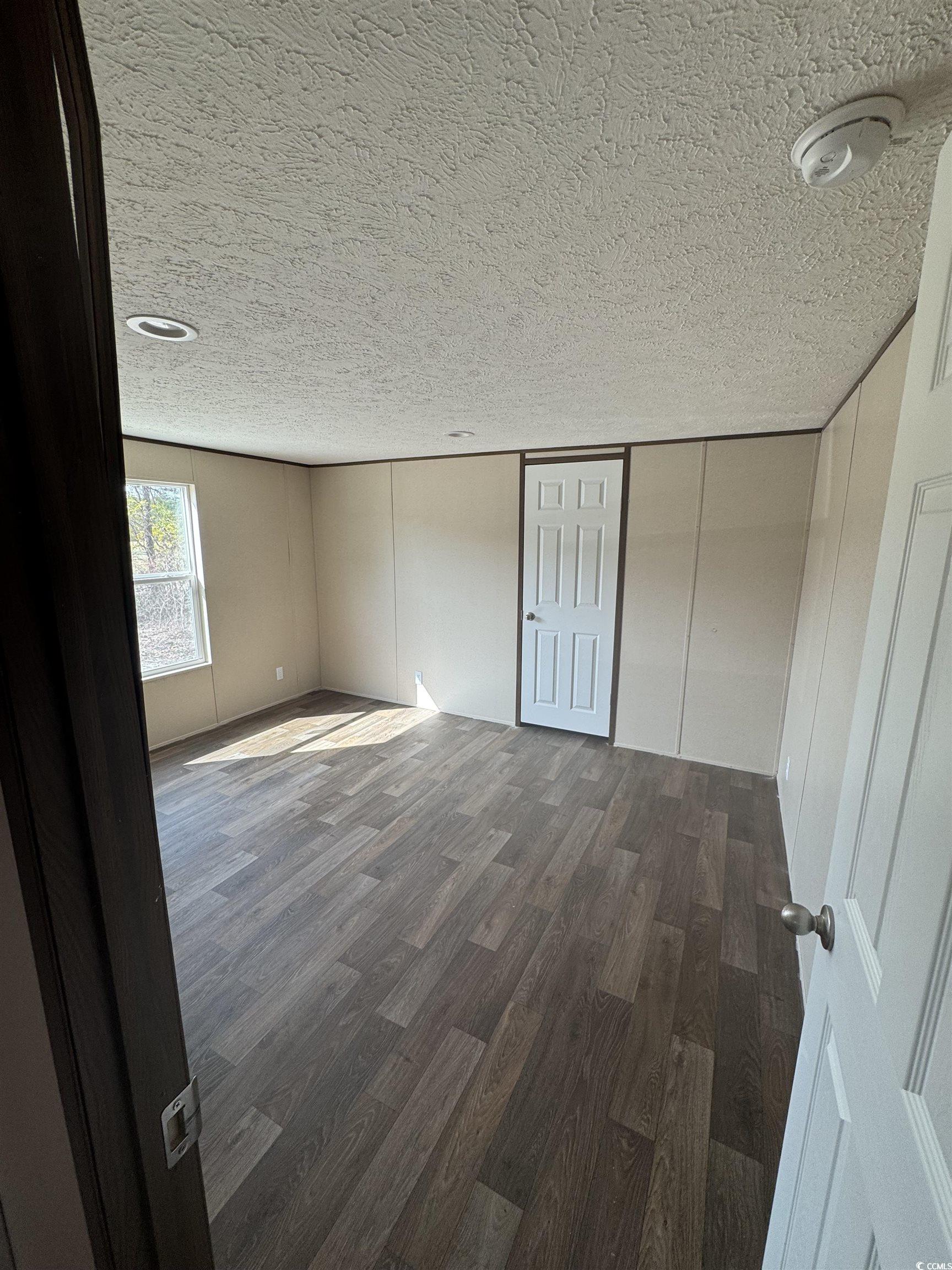 2500 Newton Rd. Property Photo 9