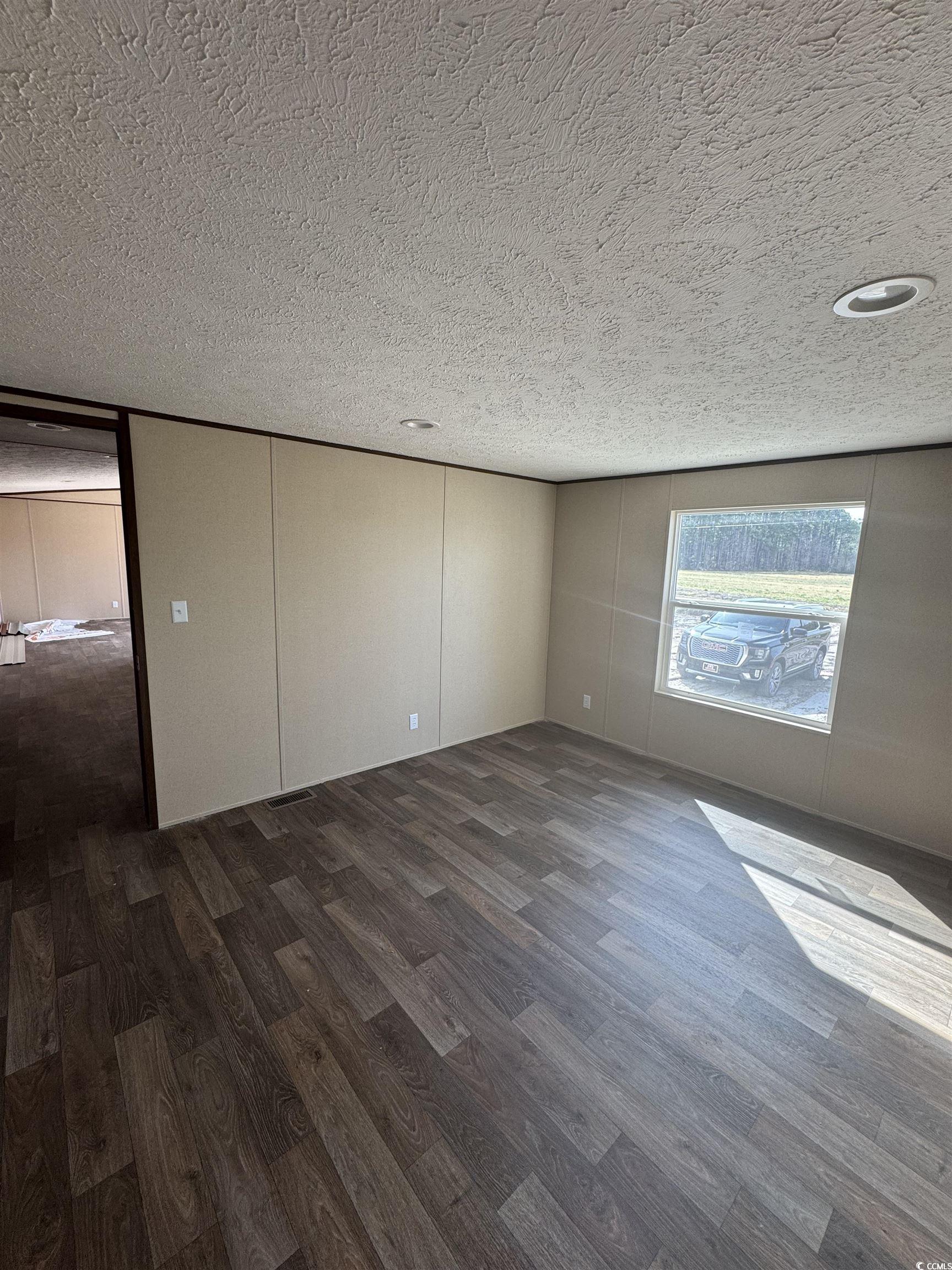 2500 Newton Rd. Property Photo 10