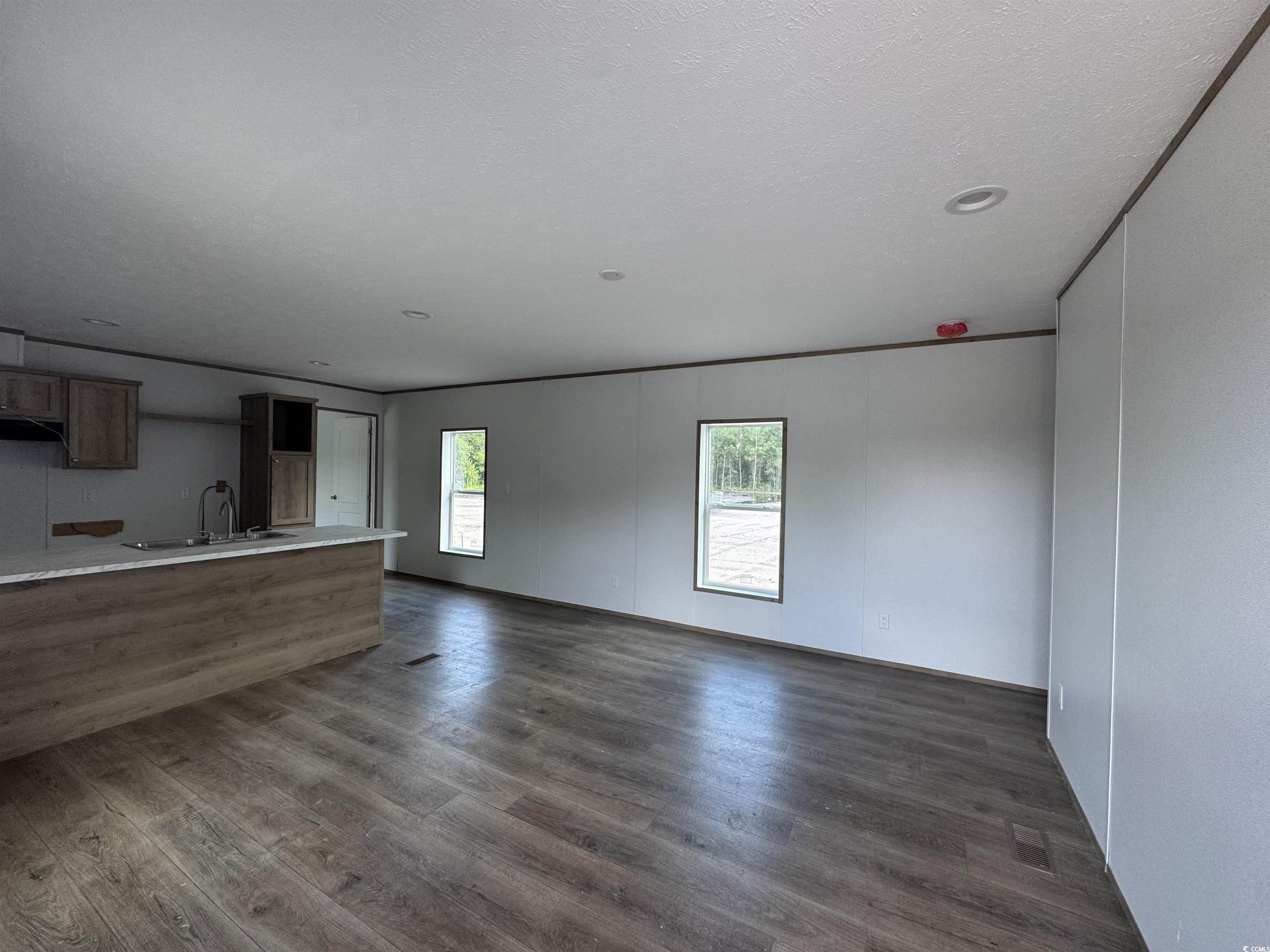 2494 Newton Rd. Property Photo 3