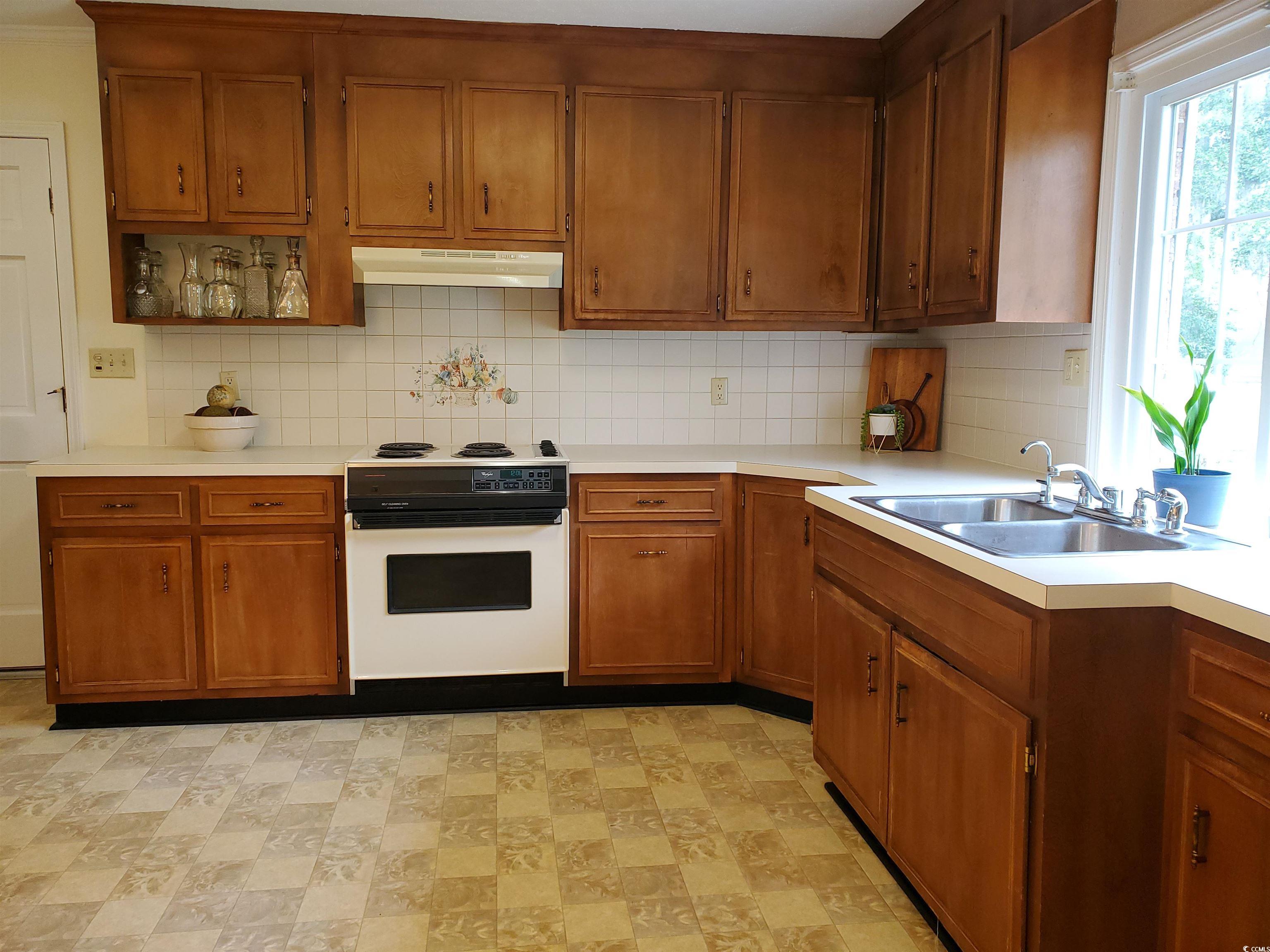 5864 Crestwood Dr. Property Photo 10