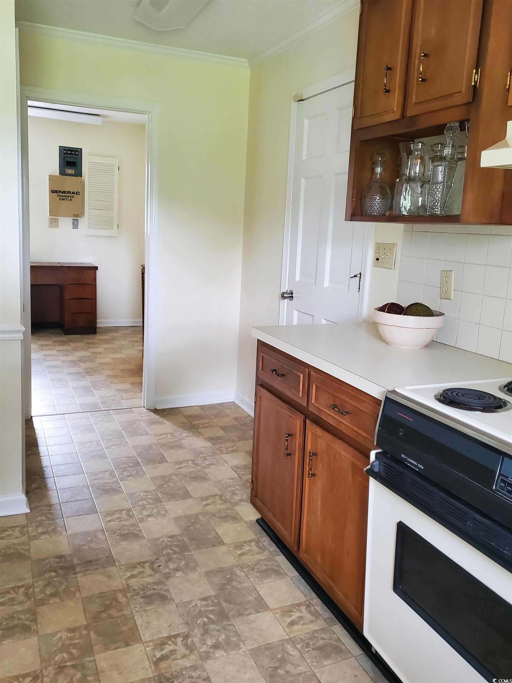 5864 Crestwood Dr. Property Photo 12