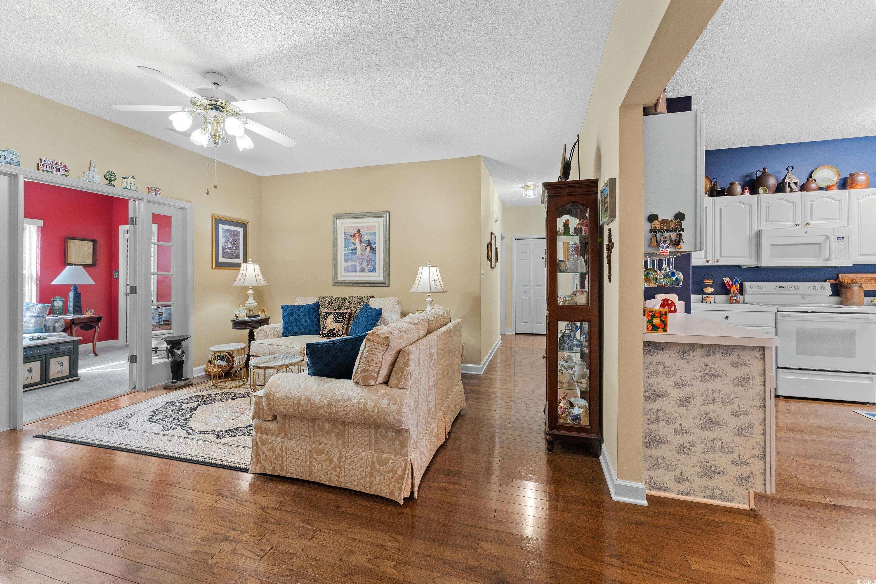 400 Willow Green Dr. Property Photo 3