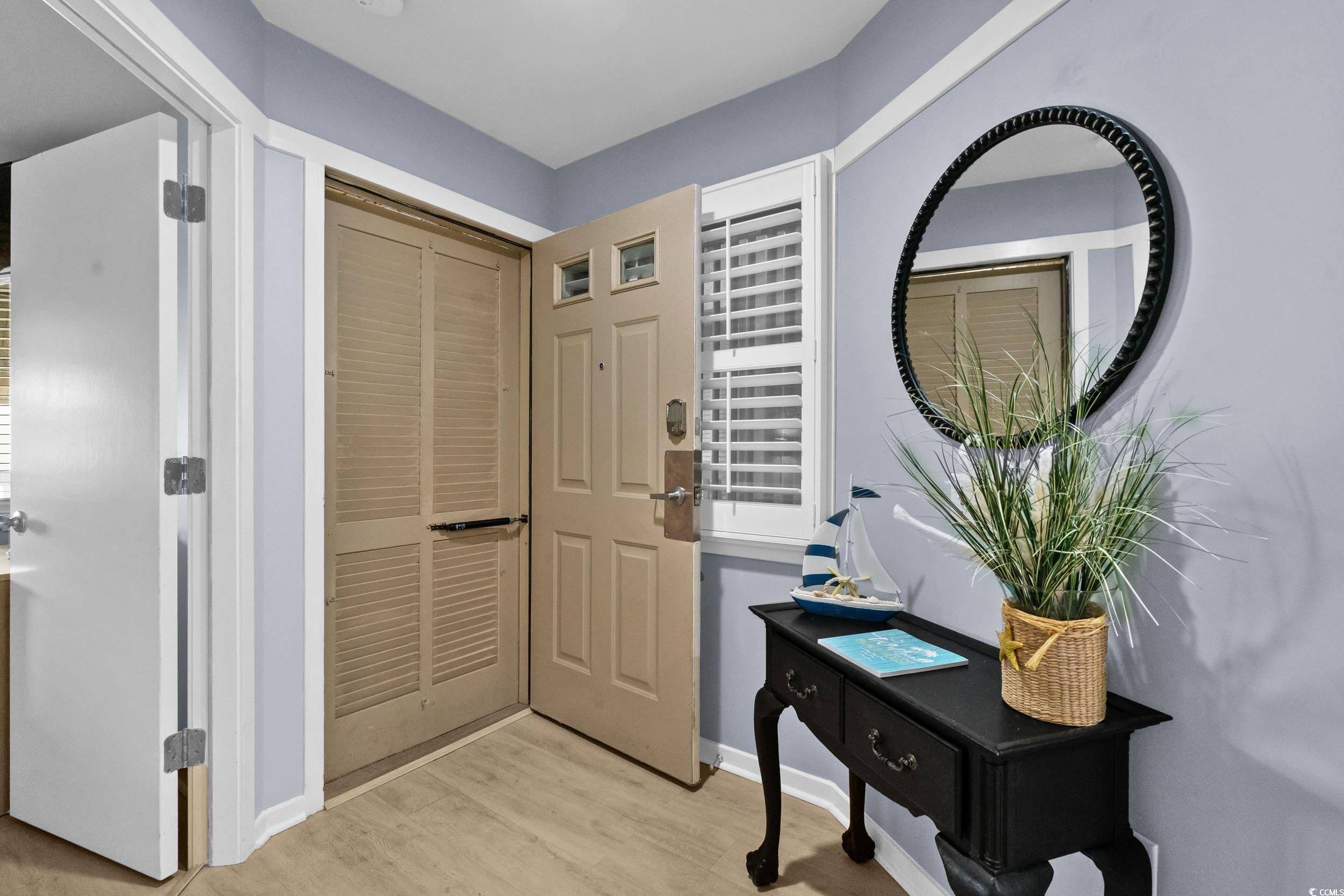 410 Melrose Pl. Property Photo 6