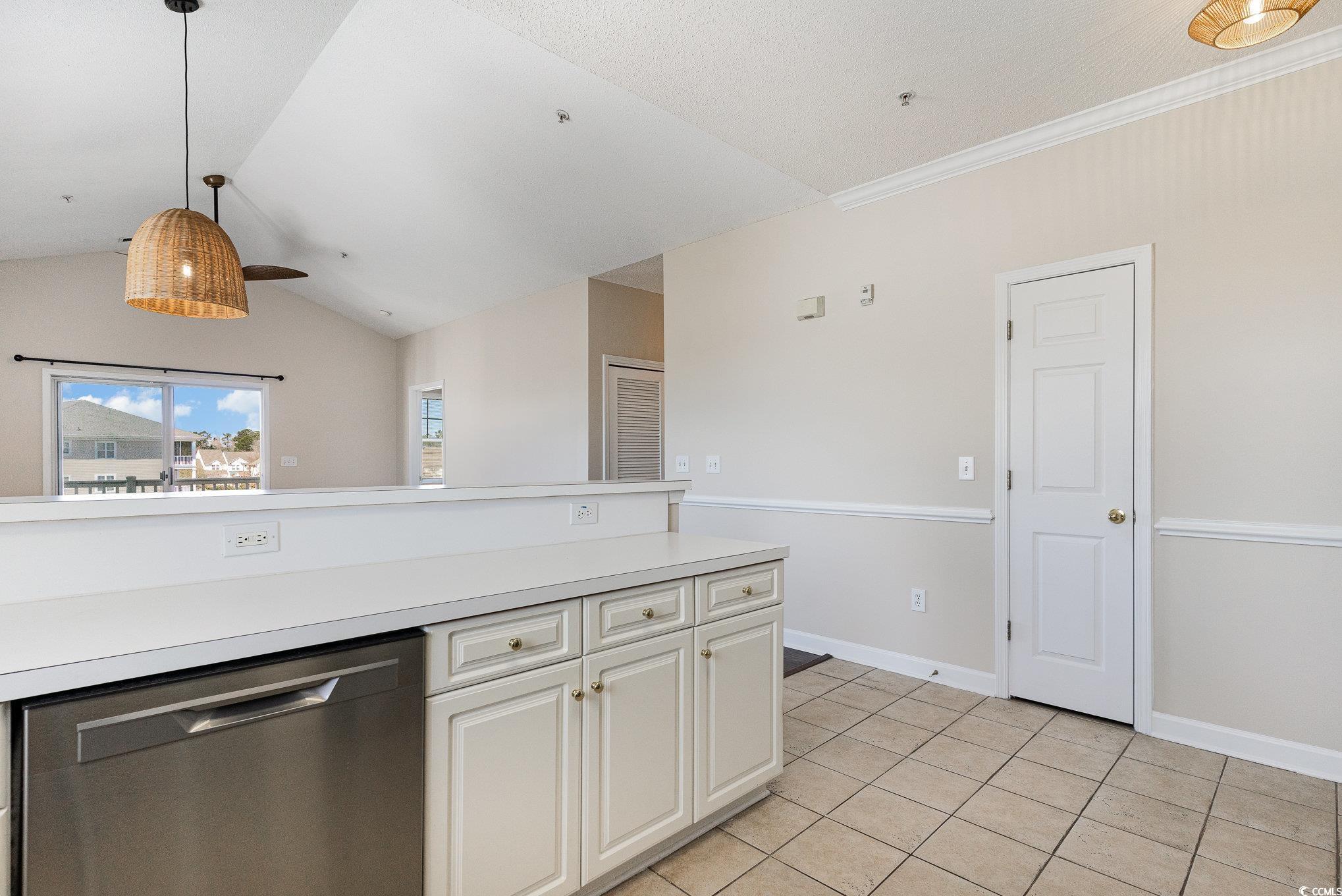 604 Heathrow Dr. Property Photo 13