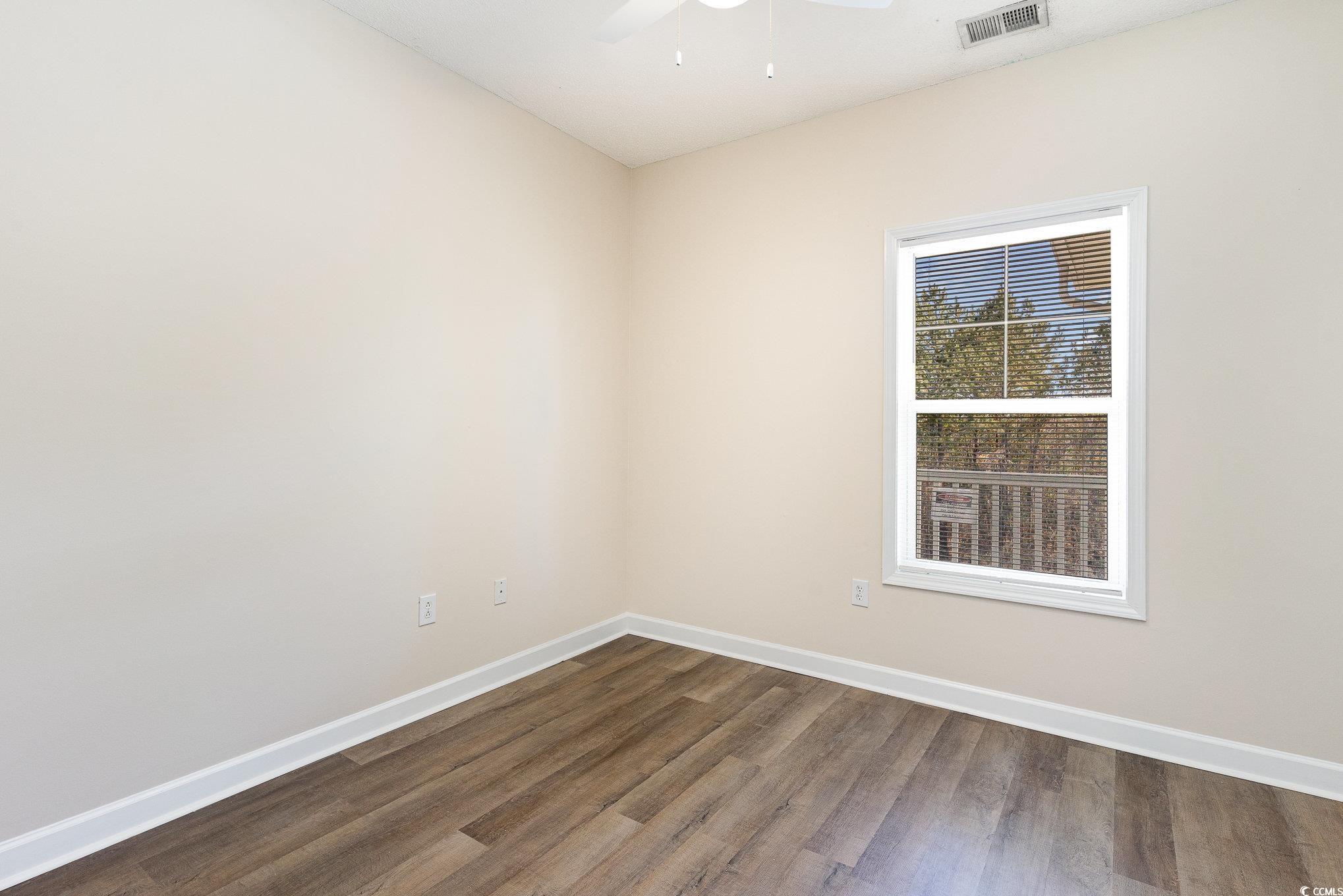 604 Heathrow Dr. Property Photo 18