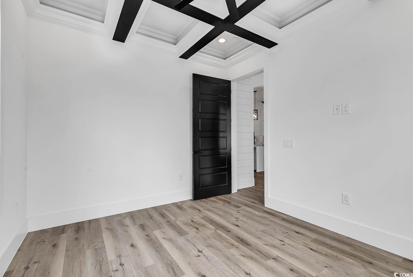 835 Waterton Ave. Property Photo 9