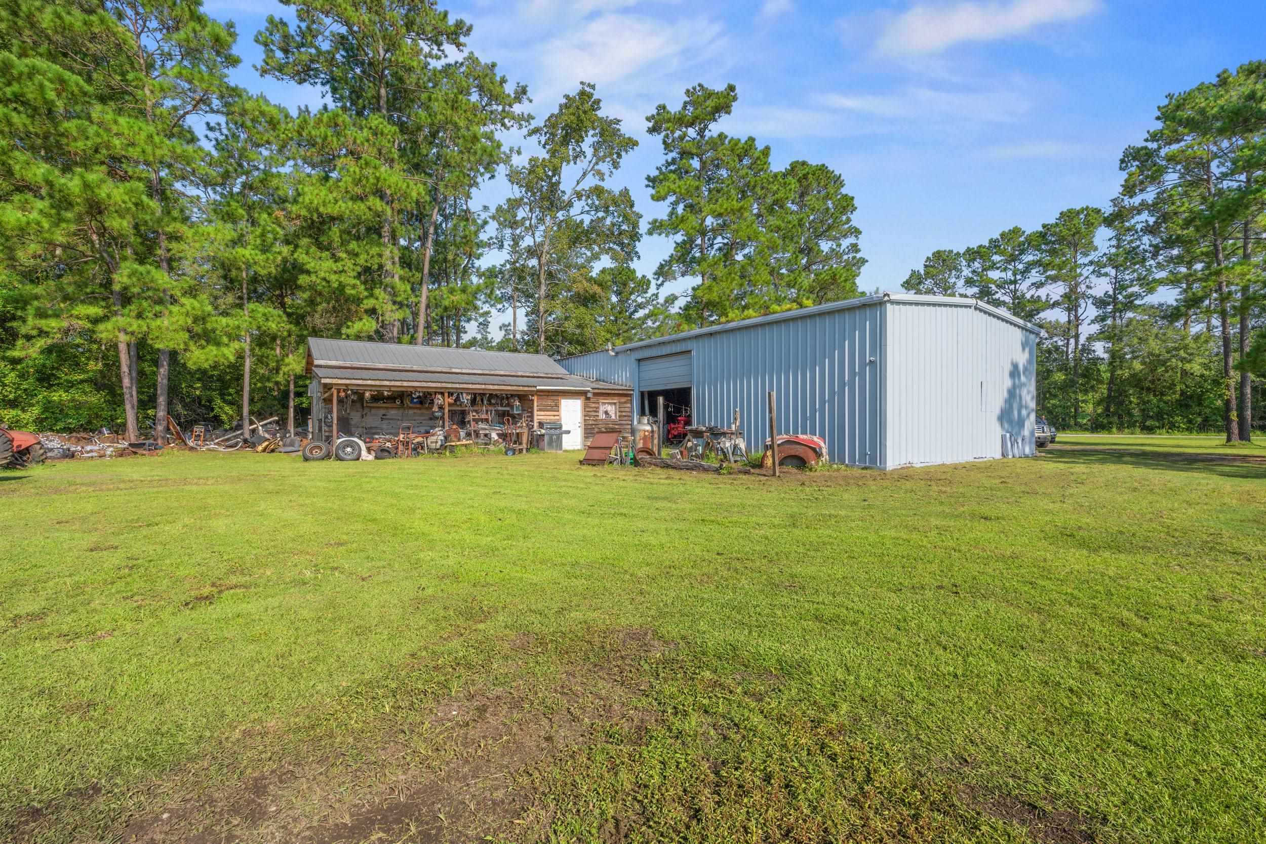 5272 Carriage Rd. Property Photo 5