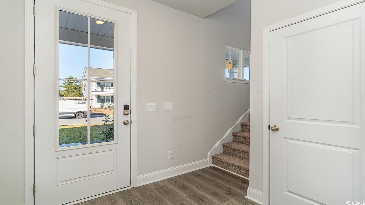 1020 Barrington Way Property Photo 3