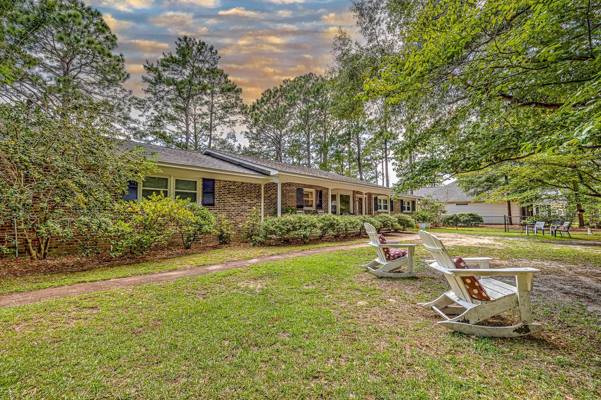263 Arcadia Dr. Property Photo 2