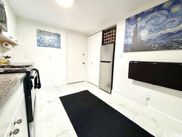 6850 Blue Heron Blvd. Property Photo 8