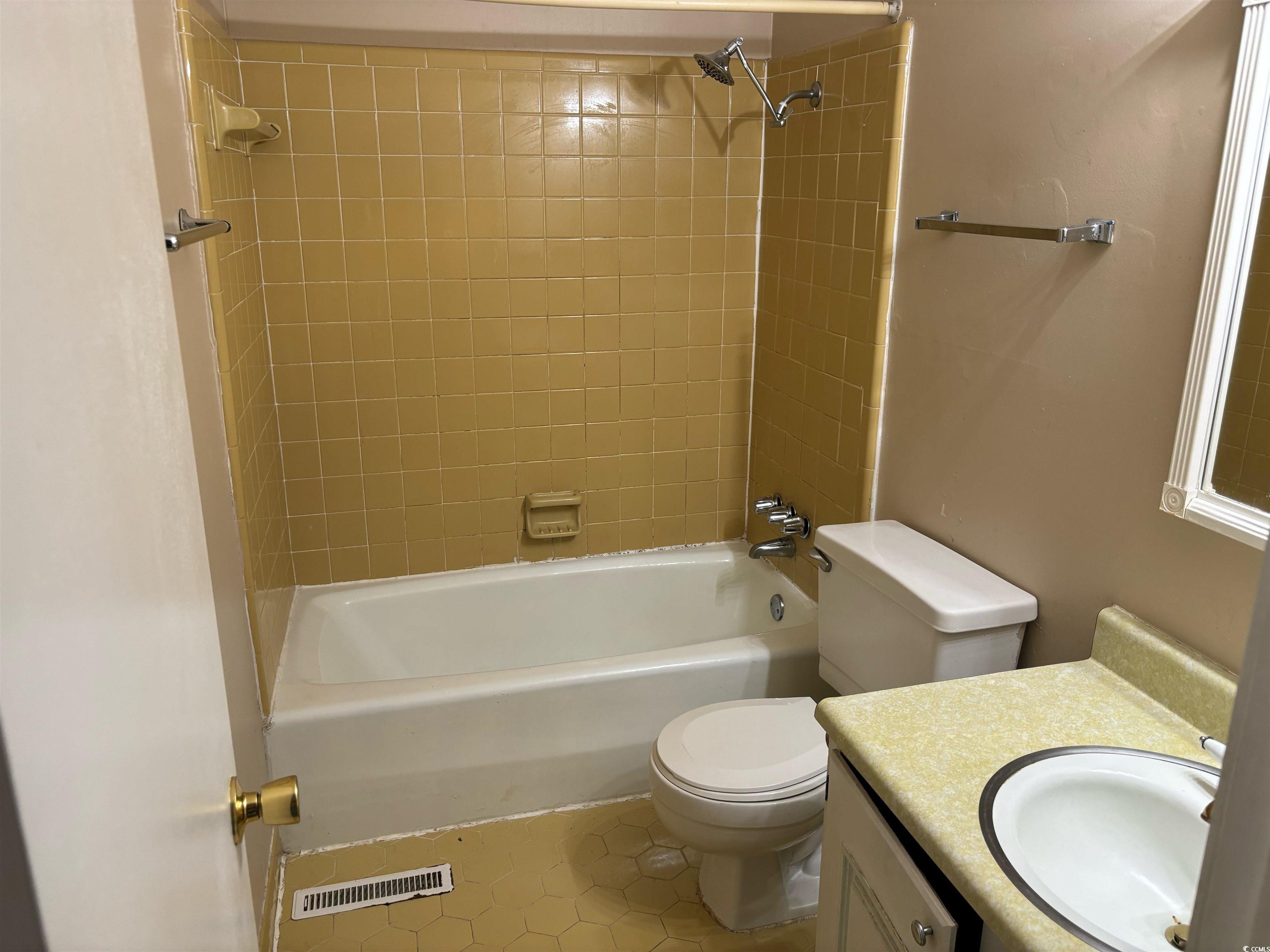 1025 Carolina Rd. Property Photo 4