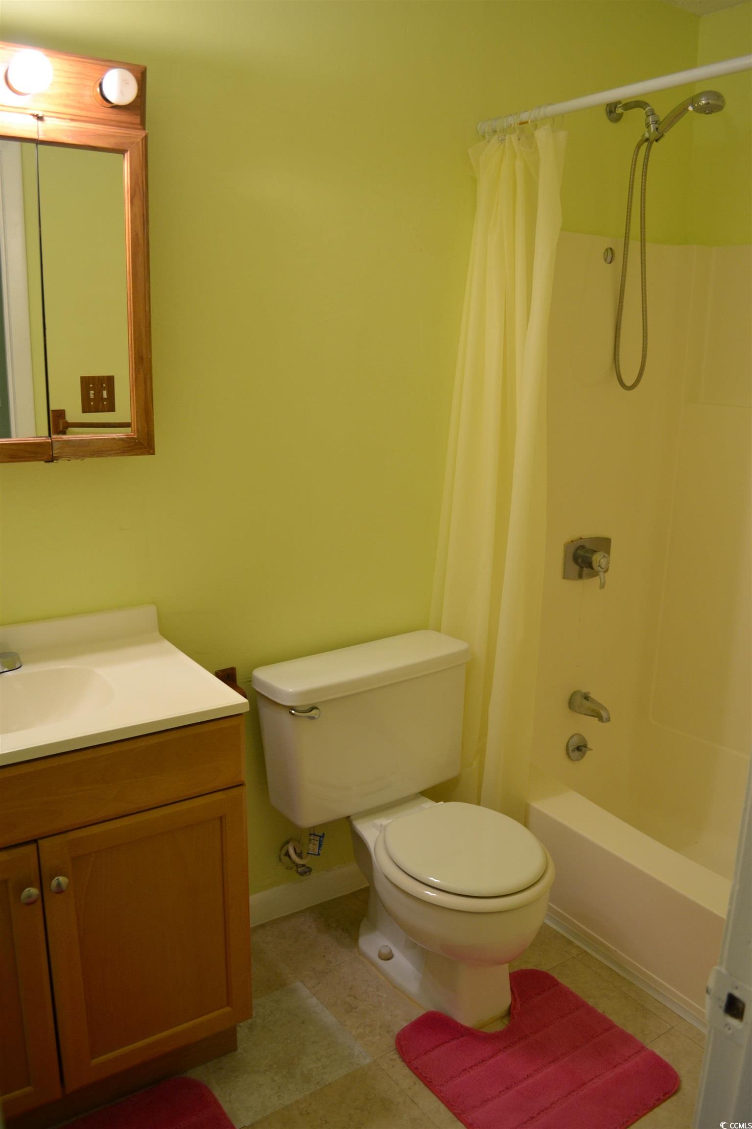 2000 Greens Blvd. Property Photo 16