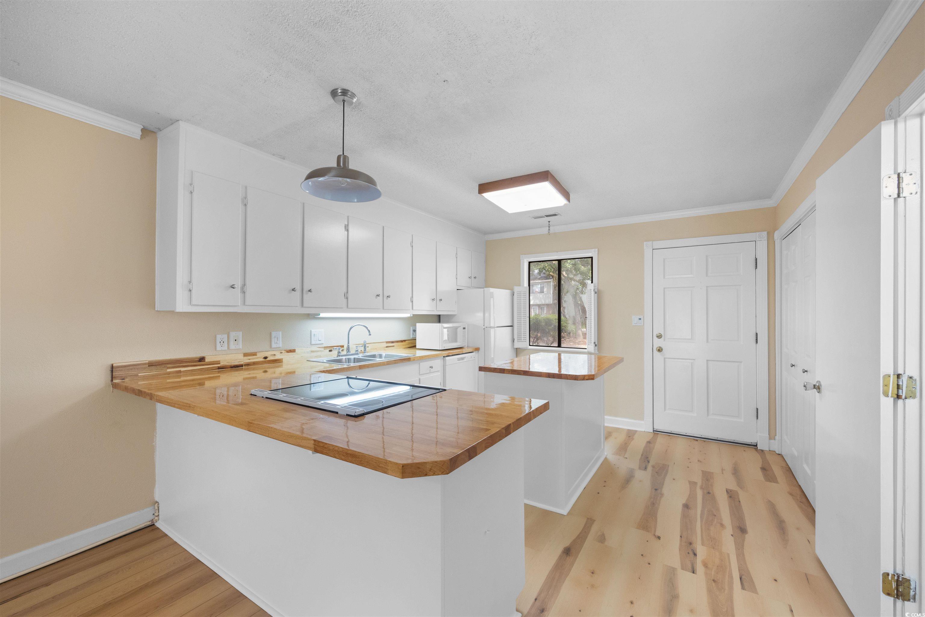 5185 Inlet Garden Ct. Property Photo 3