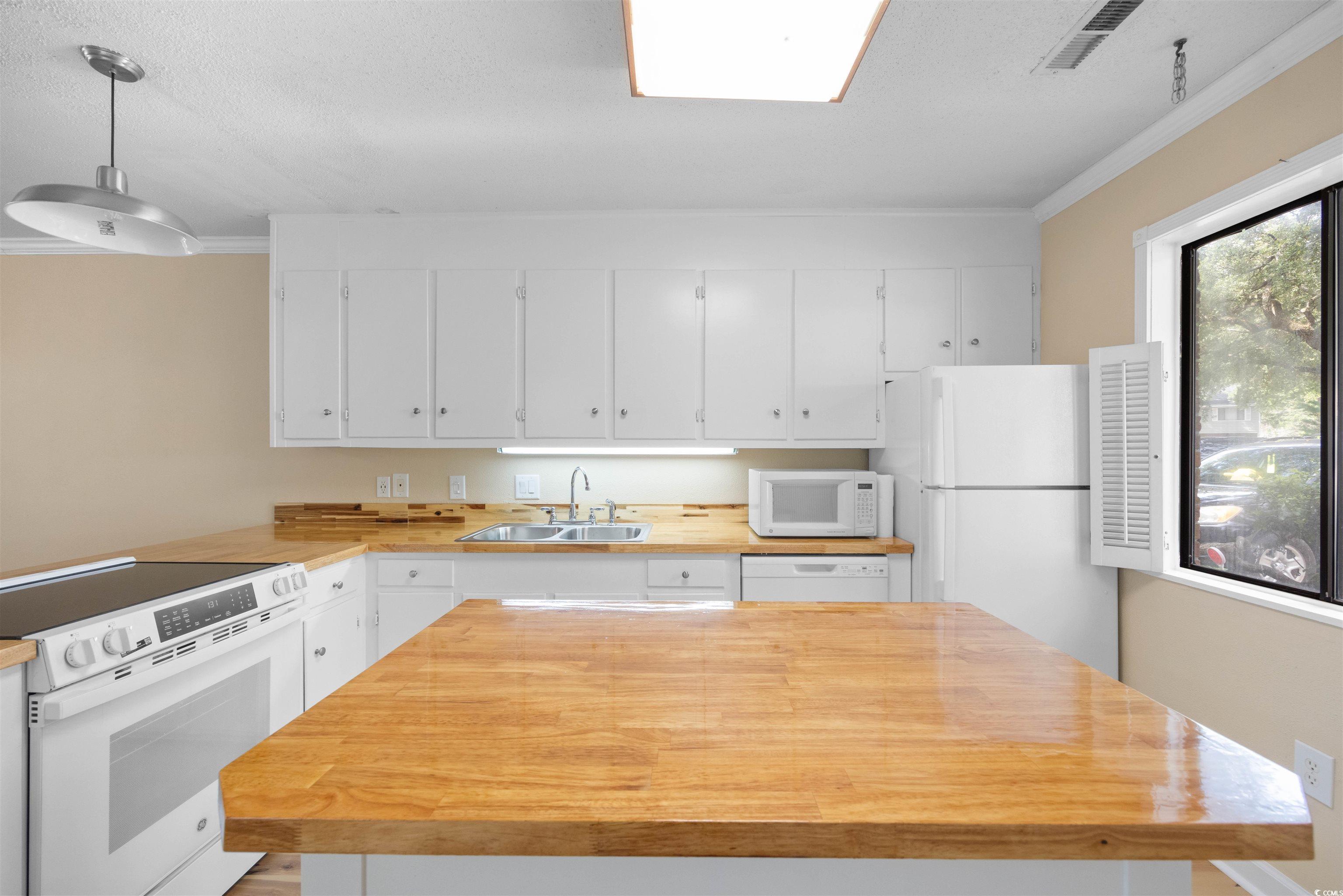 5185 Inlet Garden Ct. Property Photo 5