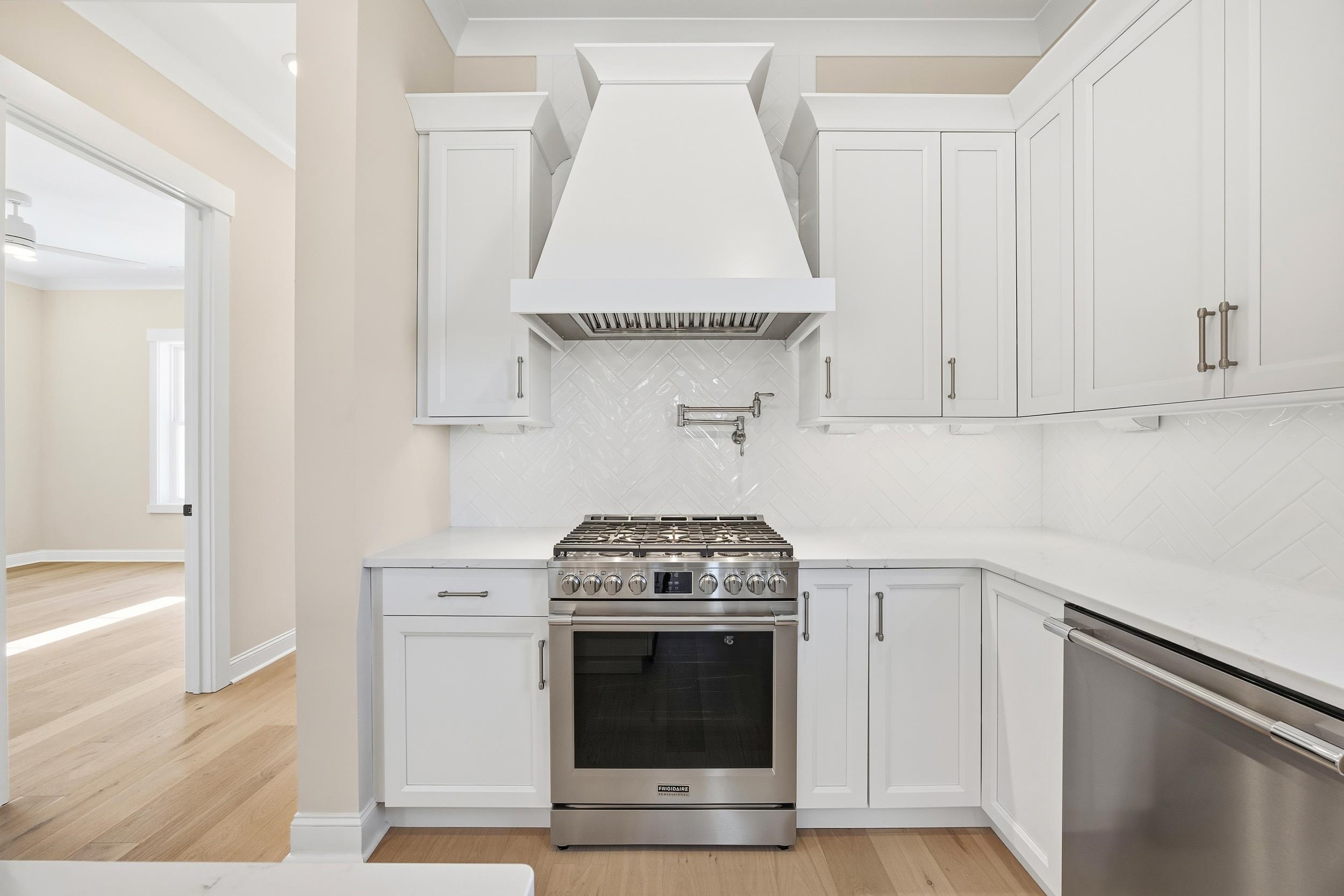 8111 Laurel Ash Ave. Property Photo 11