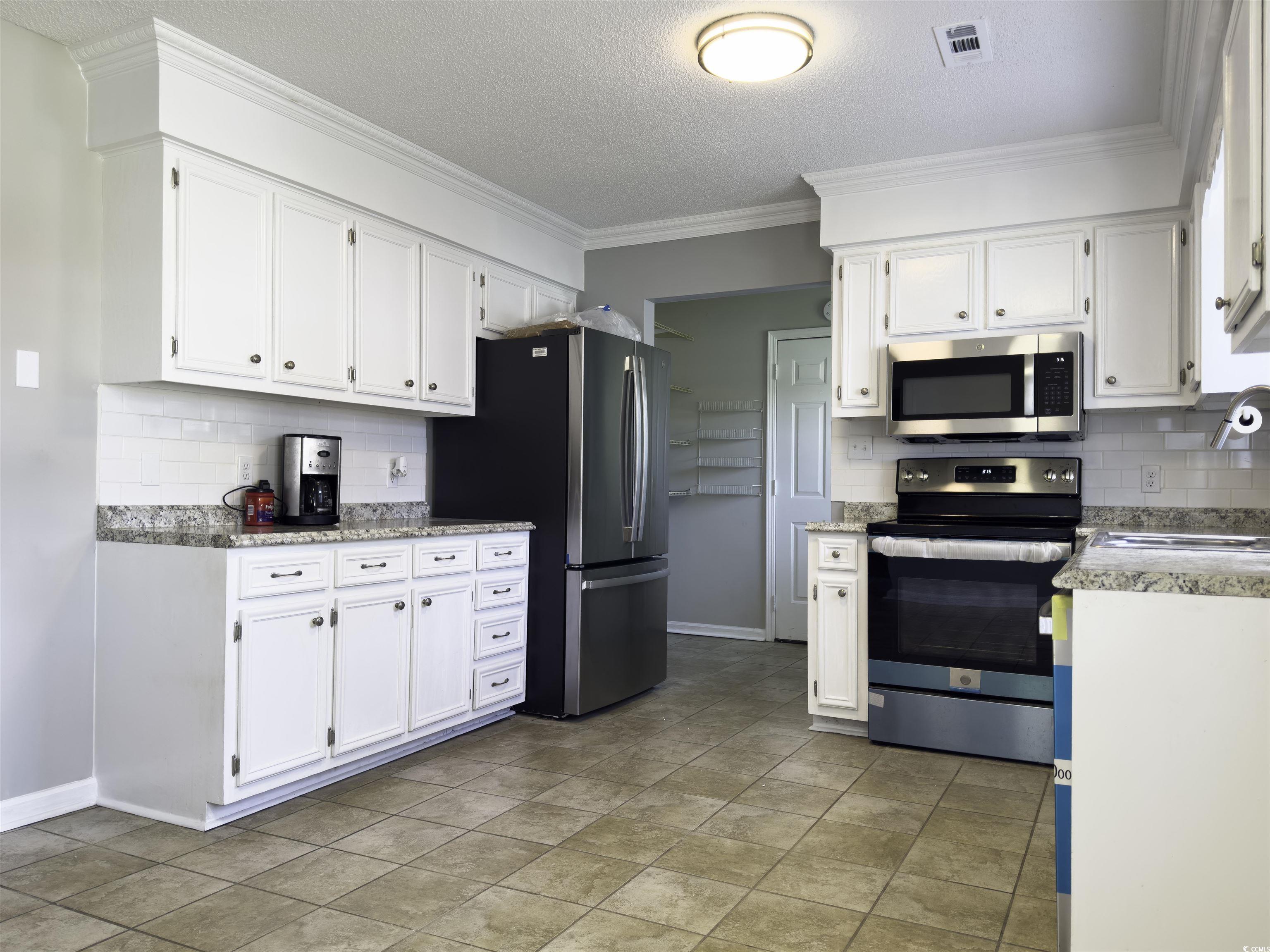 104 Sprucewood Ct. Property Photo 4