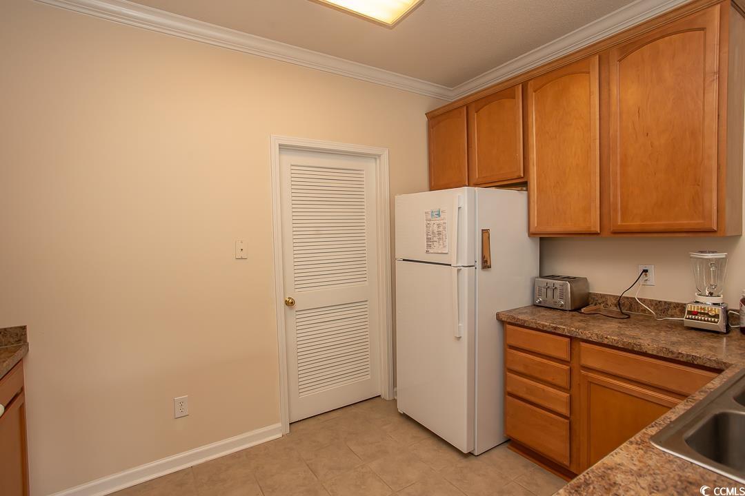 5810 Longwood Dr. Property Photo 6